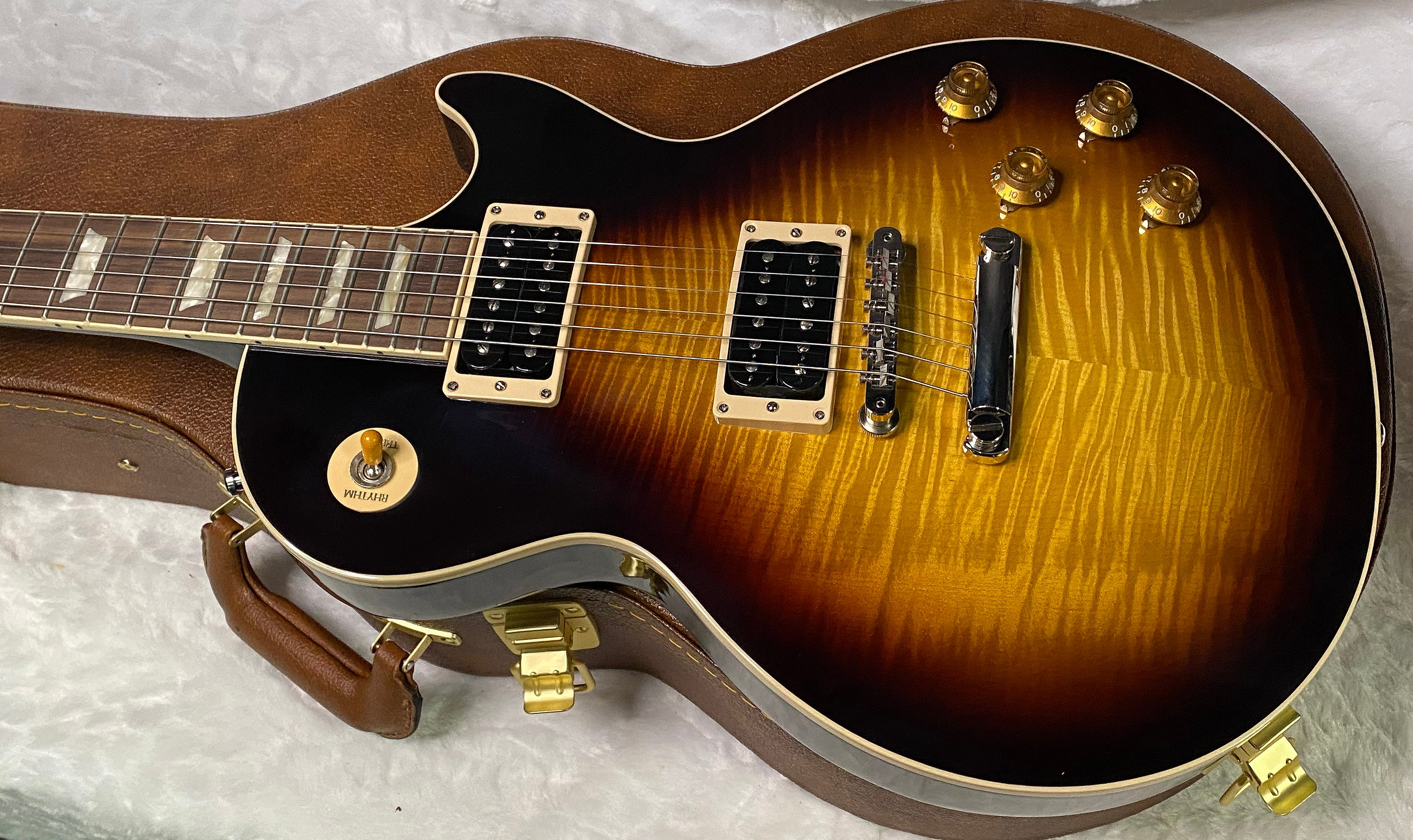 NEW ! Gibson Slash Les Paul Standard - November Burst - Killer Curly Flame Maple Top - Only 8.3 lbs - Authorized Dealer - G07332