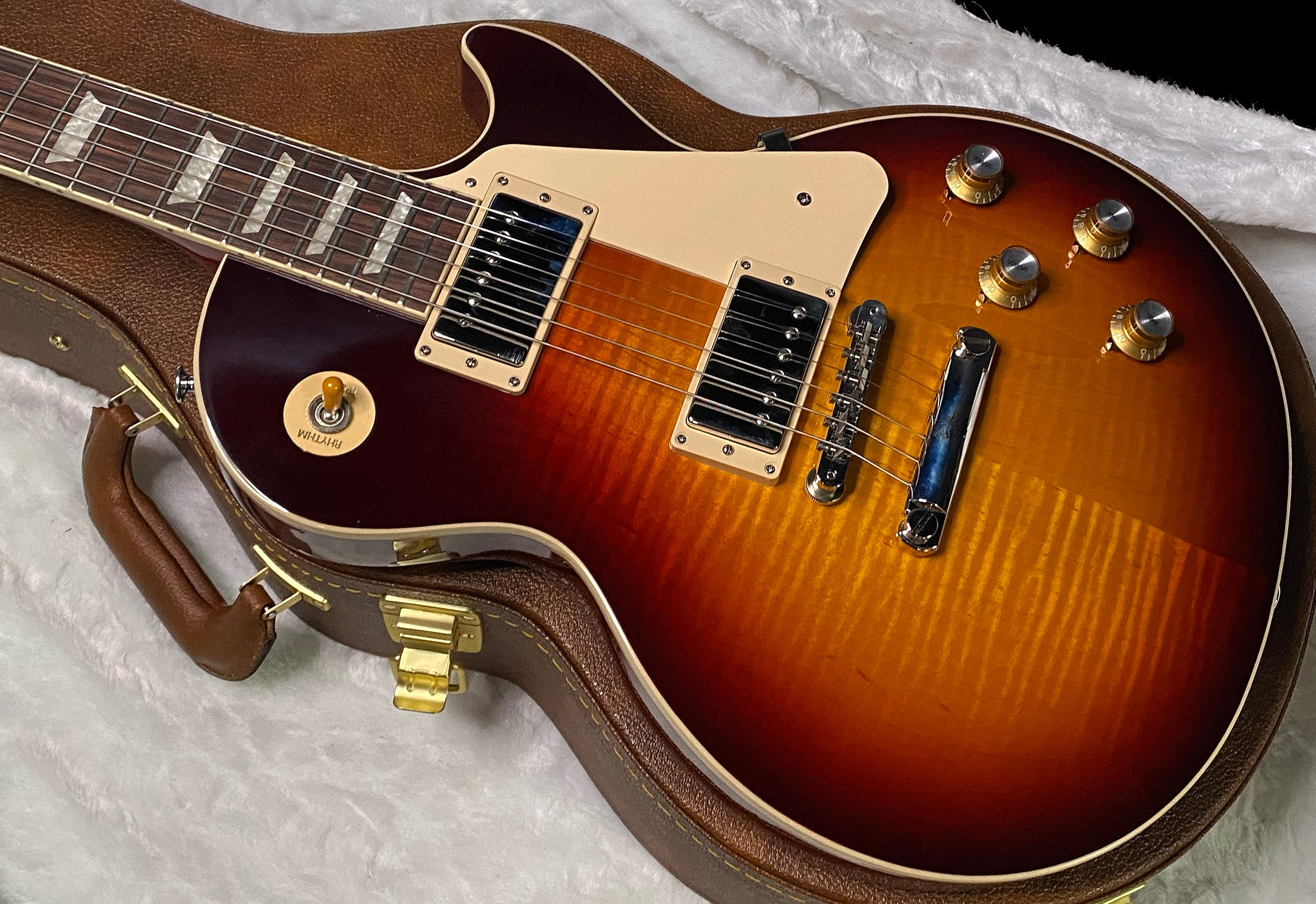 NEW! Gibson Les Paul Standard '60s Bourbon Burst - Curly Flame Maple Top - Authorized Dealer - Only 8.7 lbs - G07300