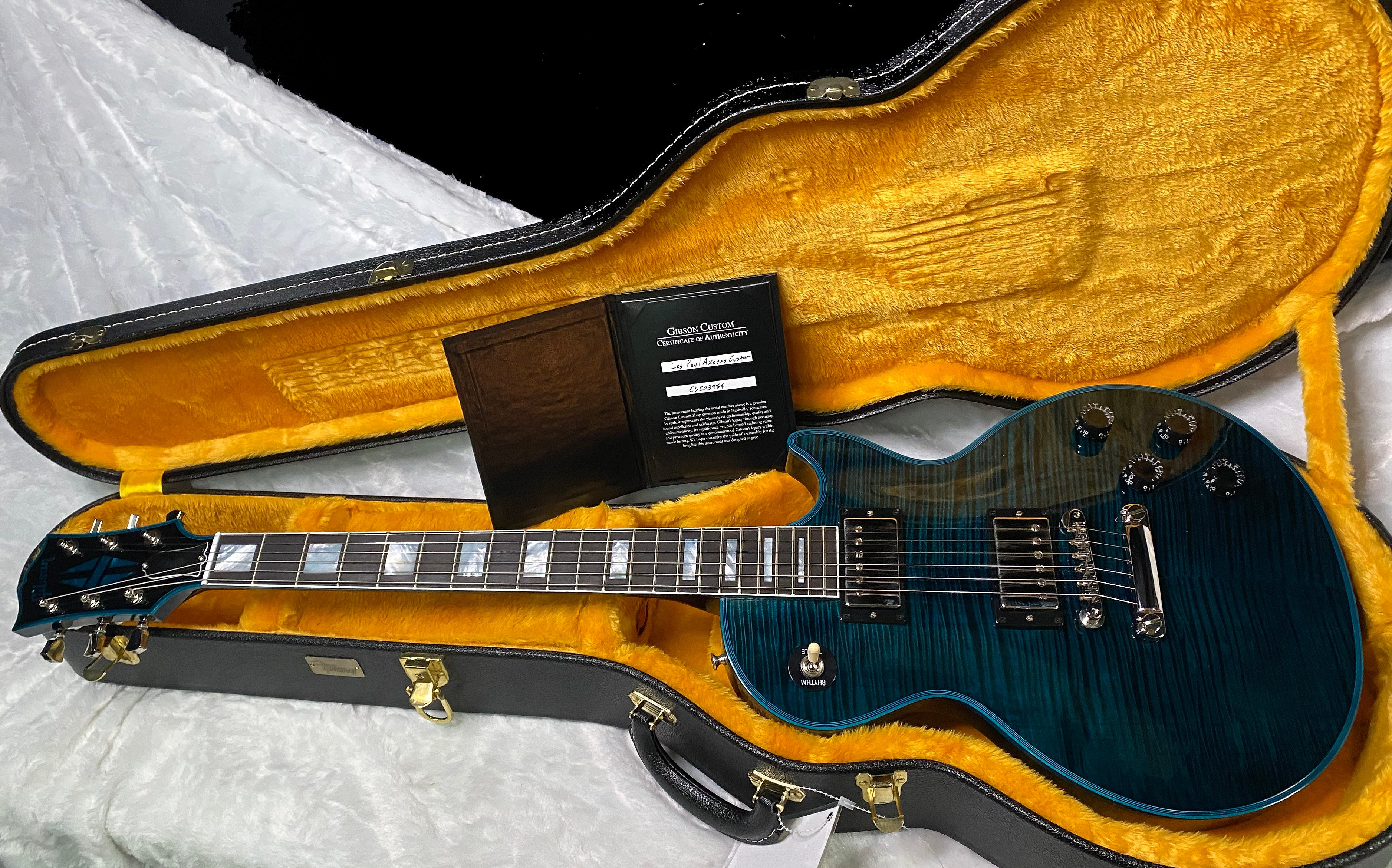 NEW! Gibson Les Paul Custom Peacock Widow - Monster Flame Top! Limited Edition - Weighs in at 8.1 lbs - Authorized Dealer - G07309
