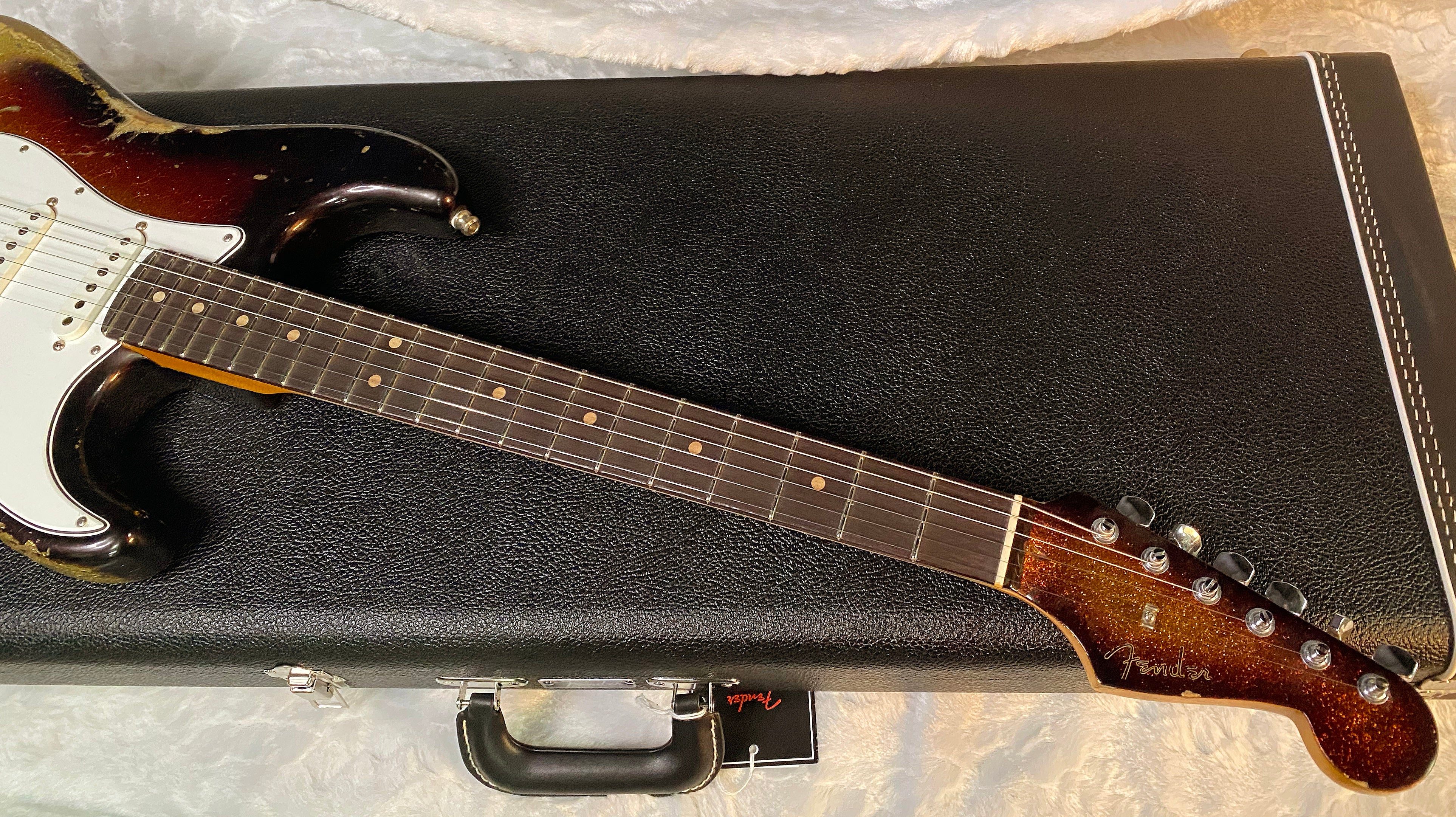 NEW! Fender Custom Shop Custom Deluxe Stratocaster Heavy Relic - Ash Body - 3-Tone Sunburst Sparkle - Matching Peg Head - Authorized Dealer - 7.9 lbs - G05871