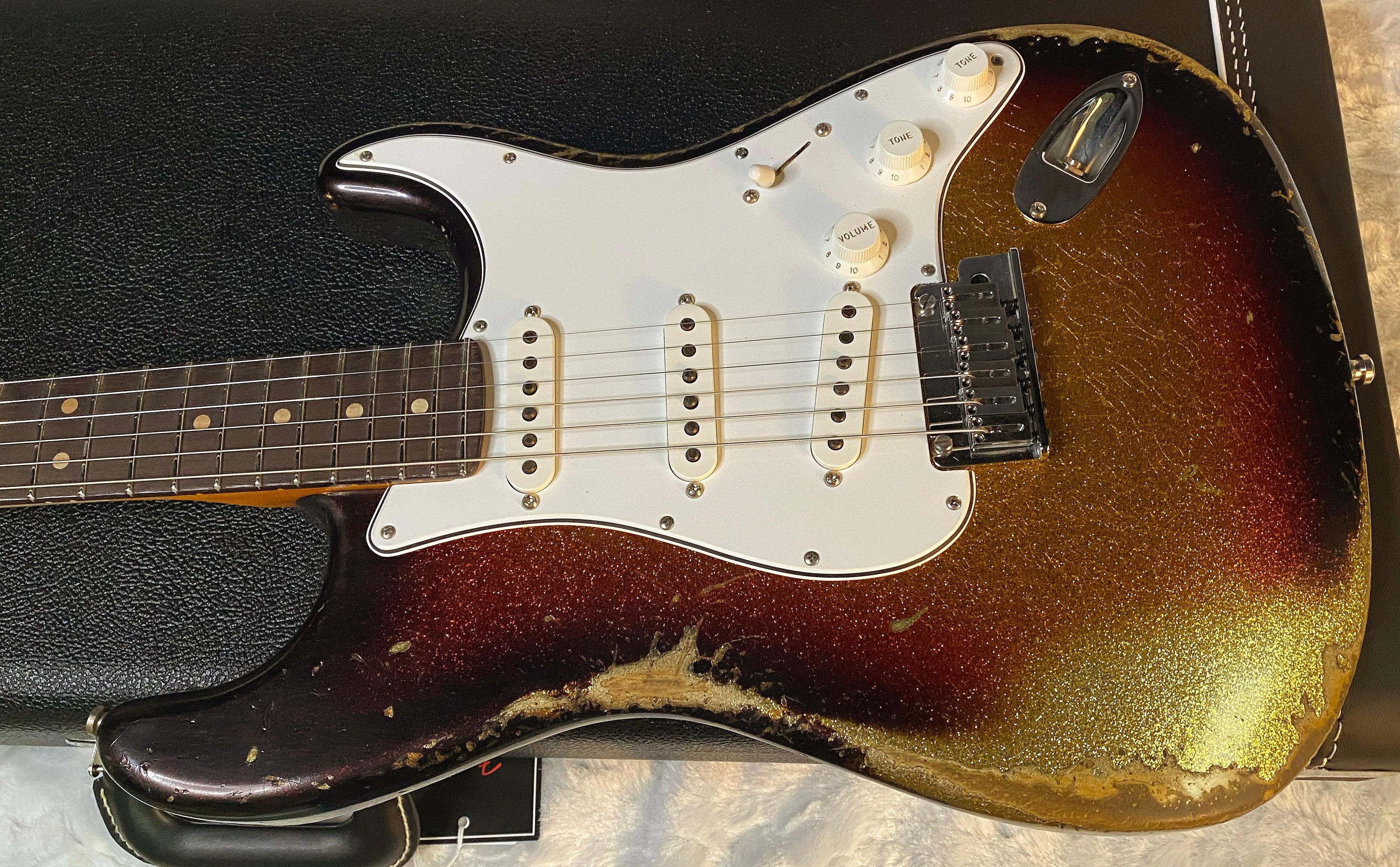 NEW! Fender Custom Shop Custom Deluxe Stratocaster Heavy Relic - Ash Body - 3-Tone Sunburst Sparkle - Matching Peg Head - Authorized Dealer - 7.9 lbs - G05871