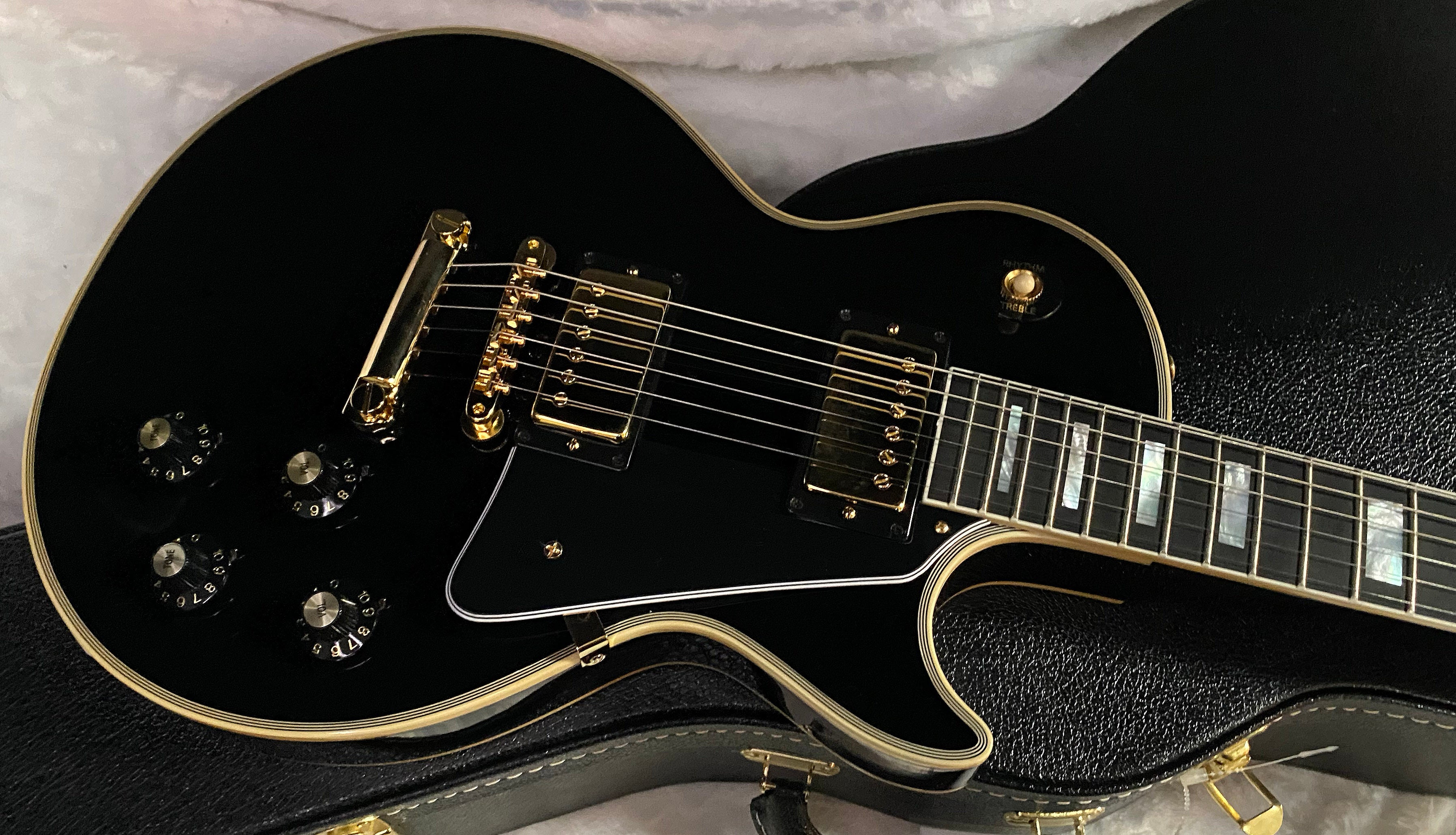 NEW! Gibson Custom Shop '68 Les Paul Custom Reissue - Gloss Ebony - Authorized Dealer - 9.2 lbs - G07303