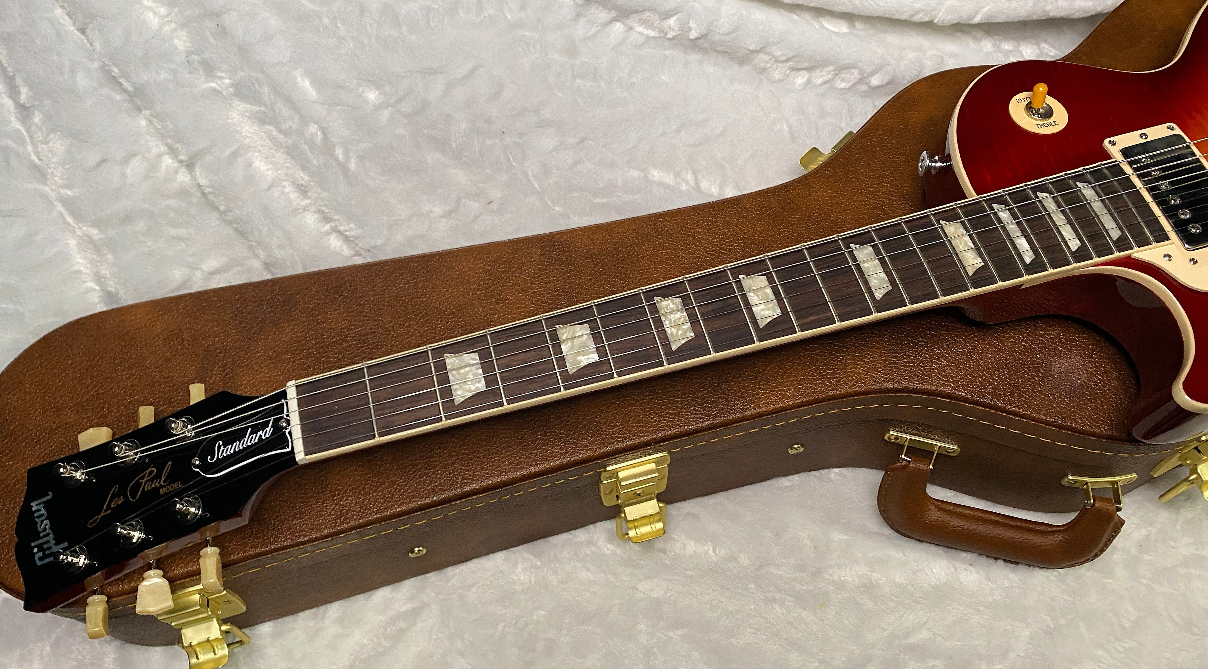 NEW ! Gibson Les Paul Standard '50s Left Handed - Sunburst - Killer Curly Flame Top! - WOW! - Authorized Dealer - 9.5 lbs - G07302