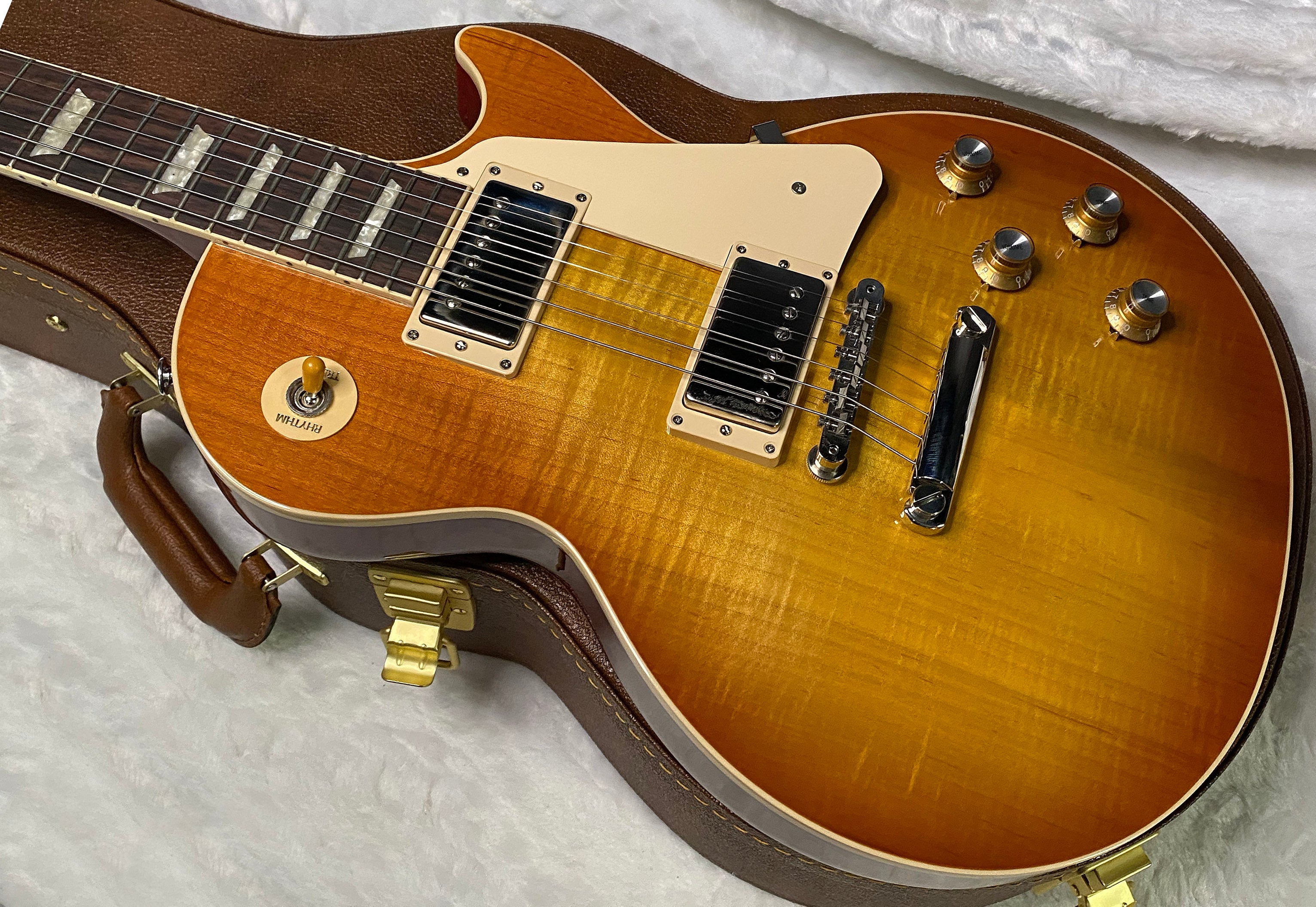 NEW ! Gibson Les Paul 60's Standard Unburst - Authorized Dealer - Flame Maple Top - Only 9.2lbs - G07297