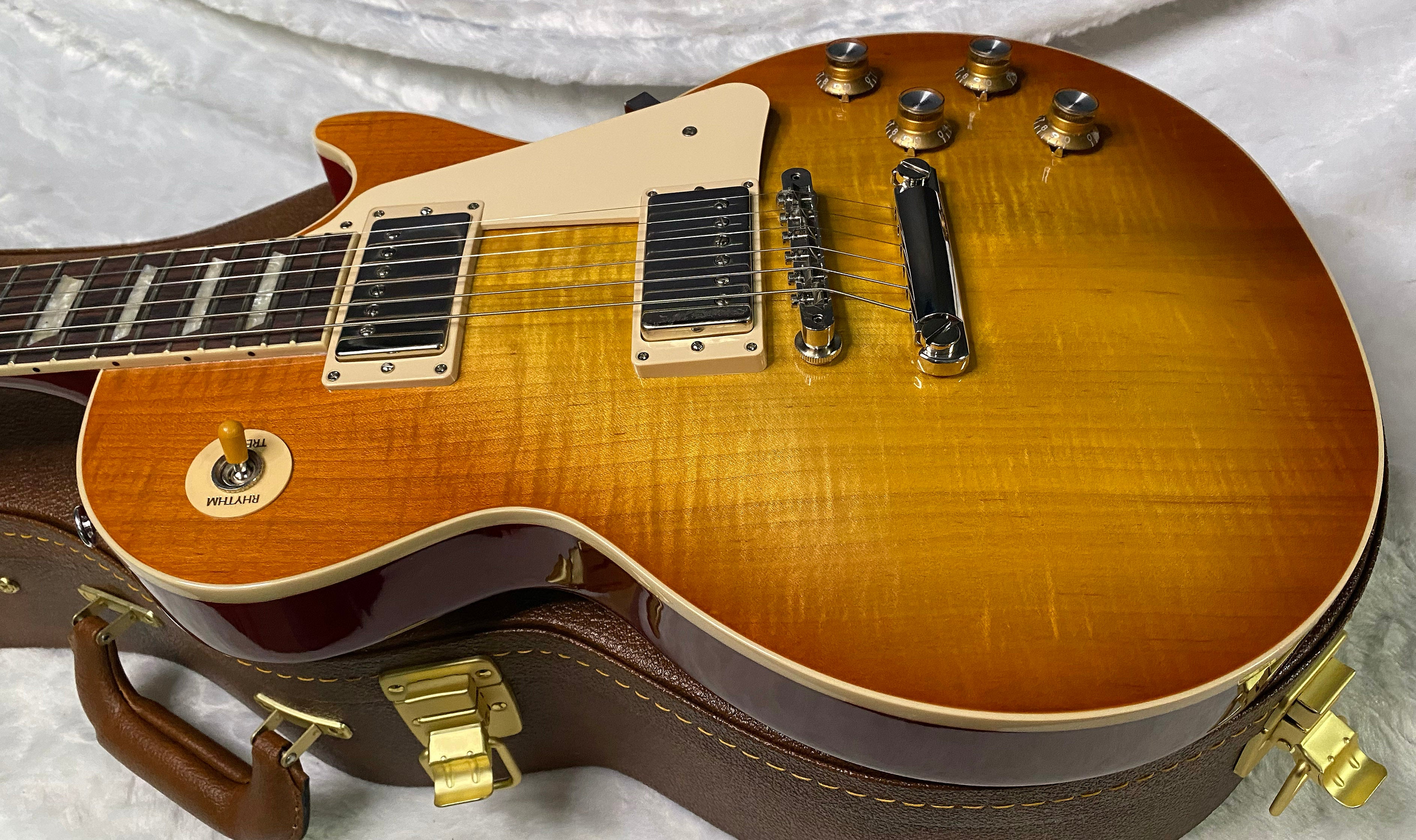NEW ! Gibson Les Paul 60's Standard Unburst - Authorized Dealer - Flame Maple Top - Only 9.2lbs - G07297