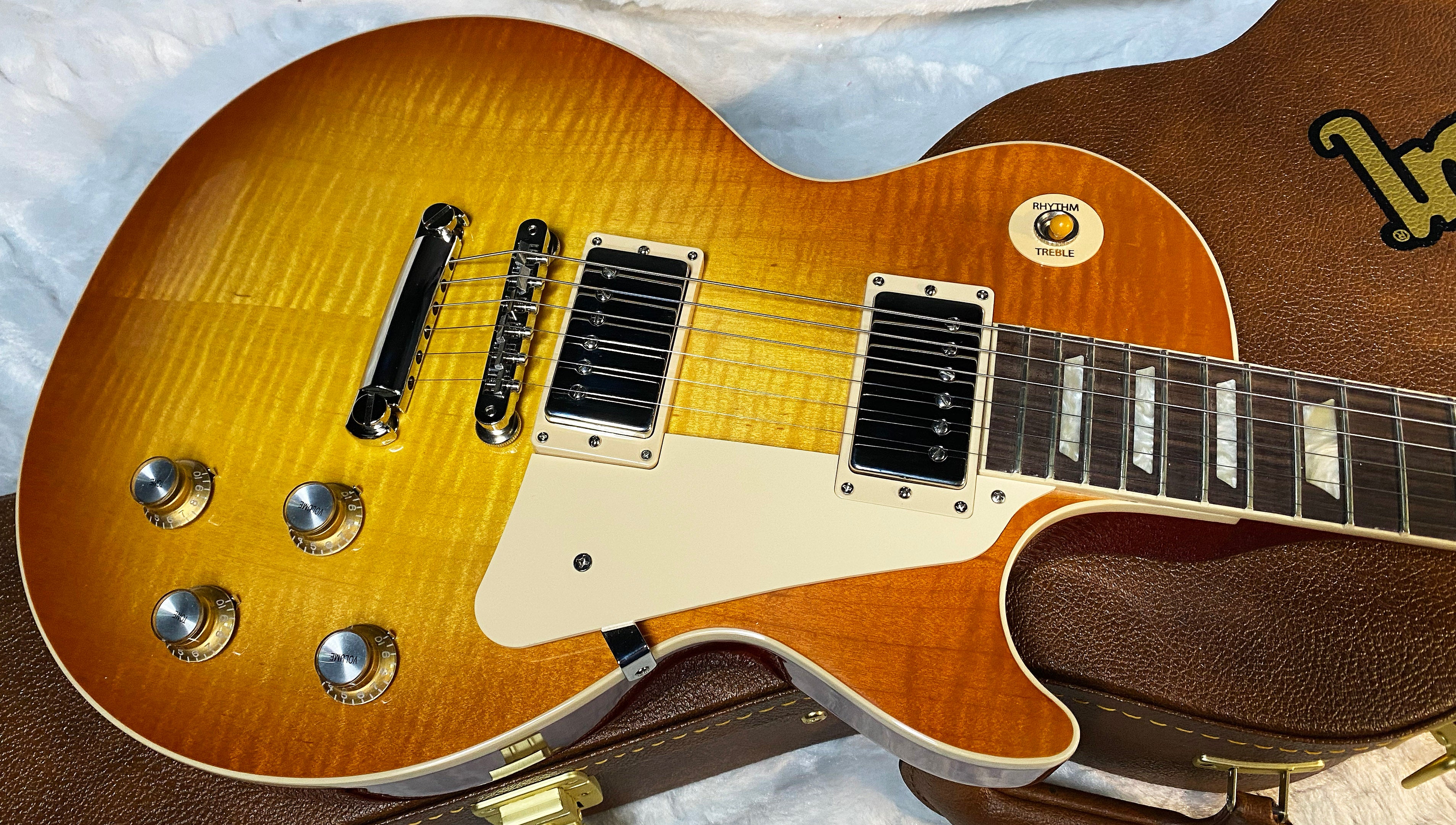 NEW ! Gibson Les Paul 60's Standard Unburst - Authorized Dealer - Flame Maple Top - 9.85lbs - G06706