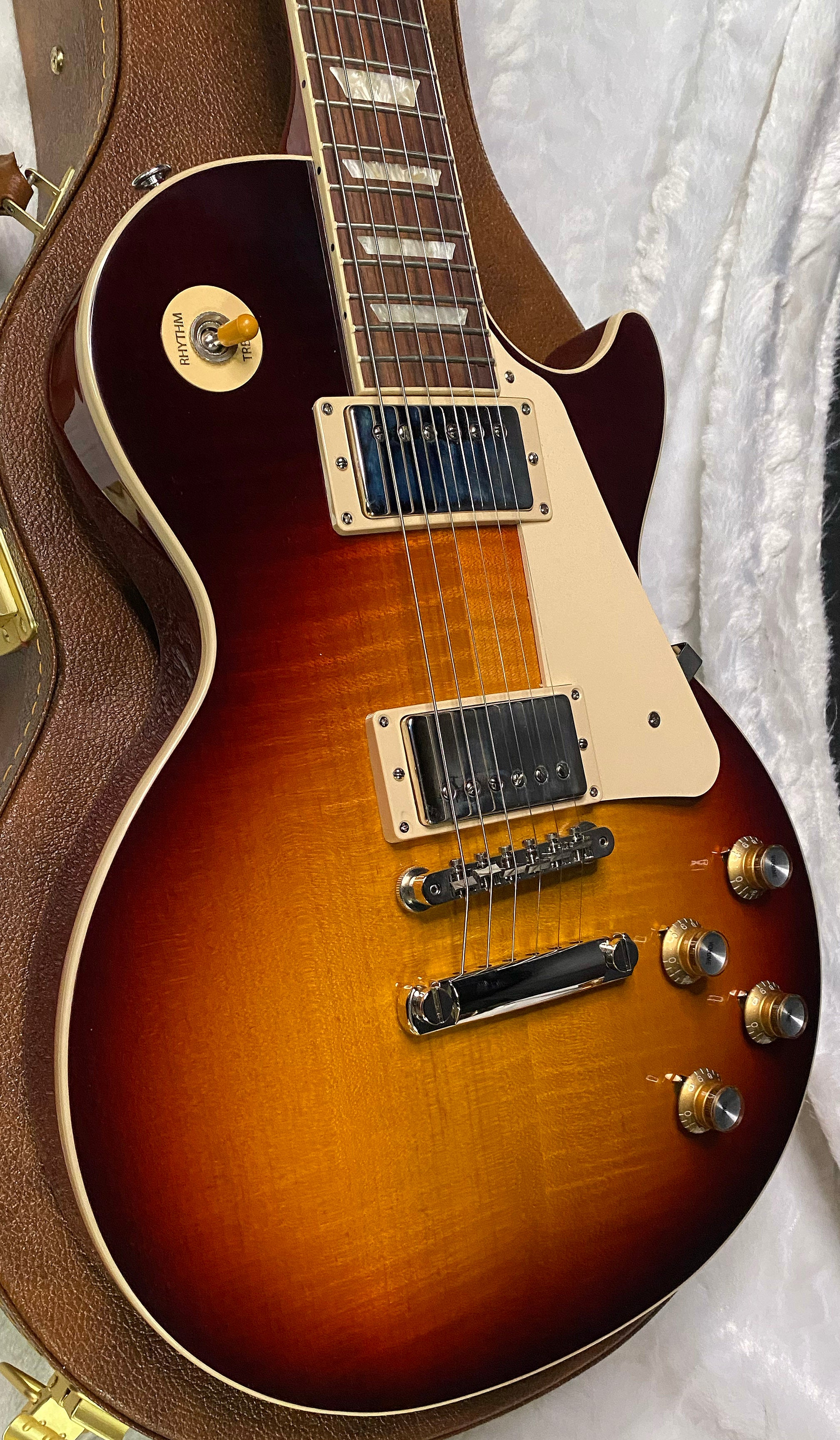NEW! Gibson Les Paul Standard '60s Bourbon Burst - Authorized Dealer - Only 9.2 lbs - G07275