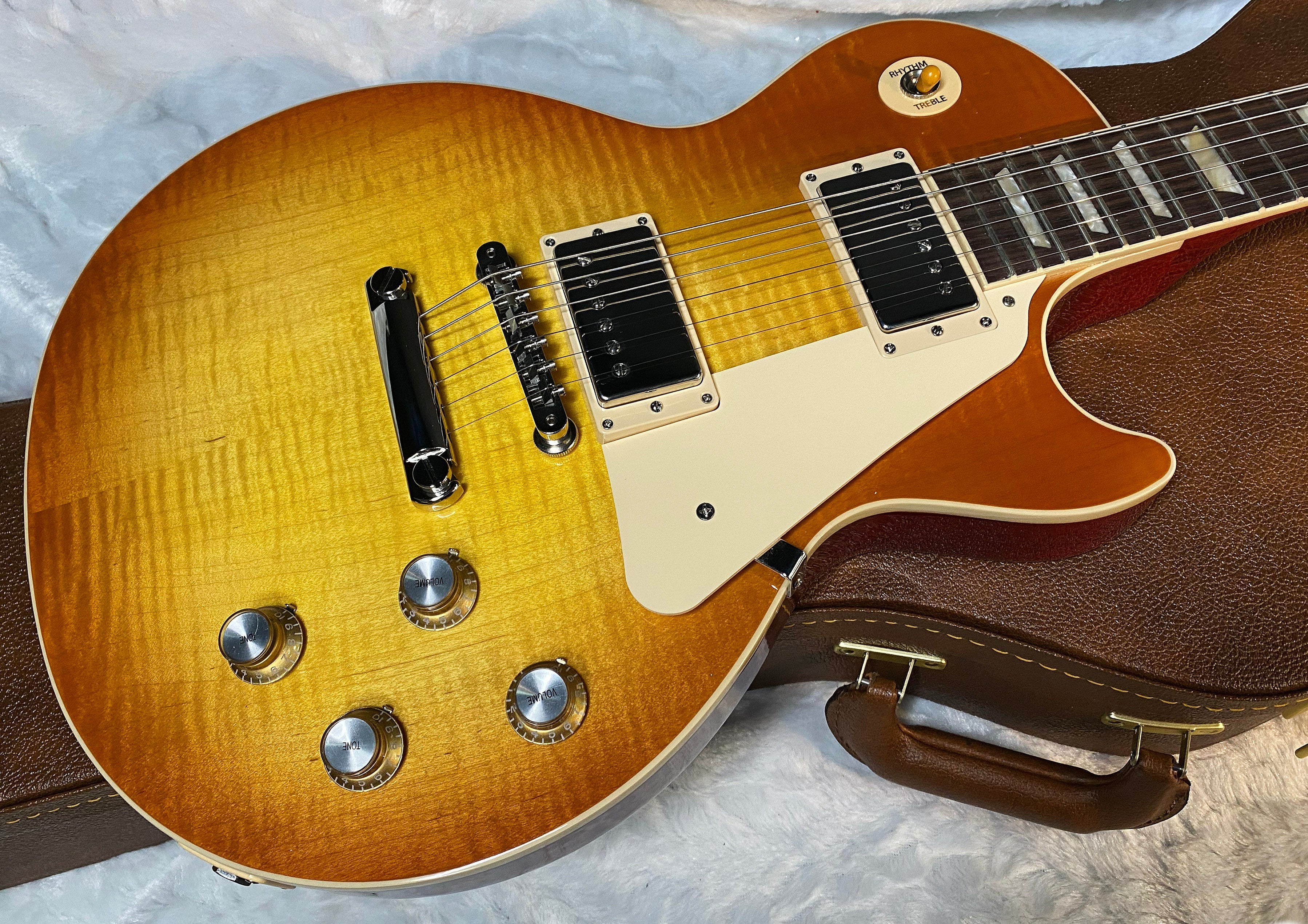 NEW ! Gibson Les Paul 60's Standard Unburst - Authorized Dealer - Flame Maple Top - 9.85lbs - G06706