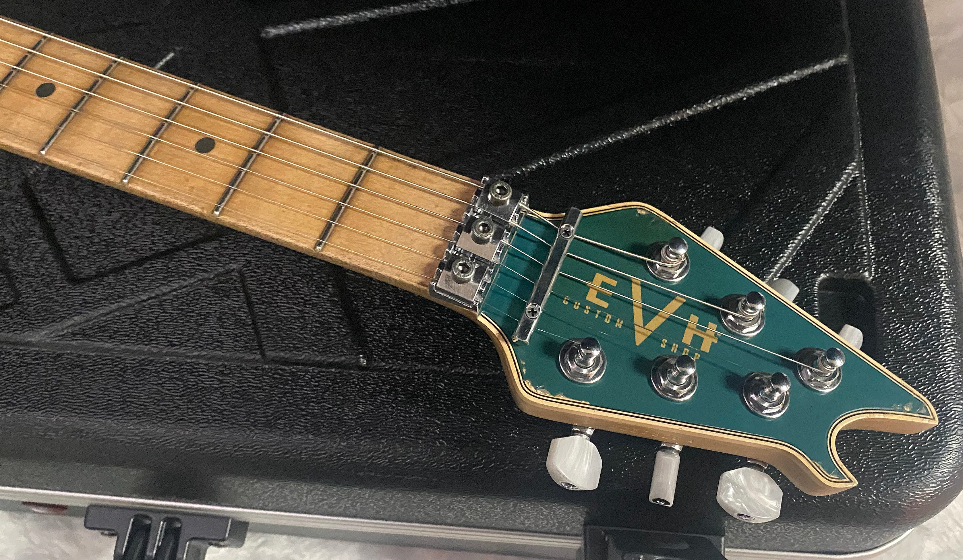 NEW! EVH Custom Shop USA Wolfgang WACF Limited Edition Relic - 2026 Dealer Event - Grey / Green - 7.6 lbs - ULTRA RARE! Authorized Dealer - G07363