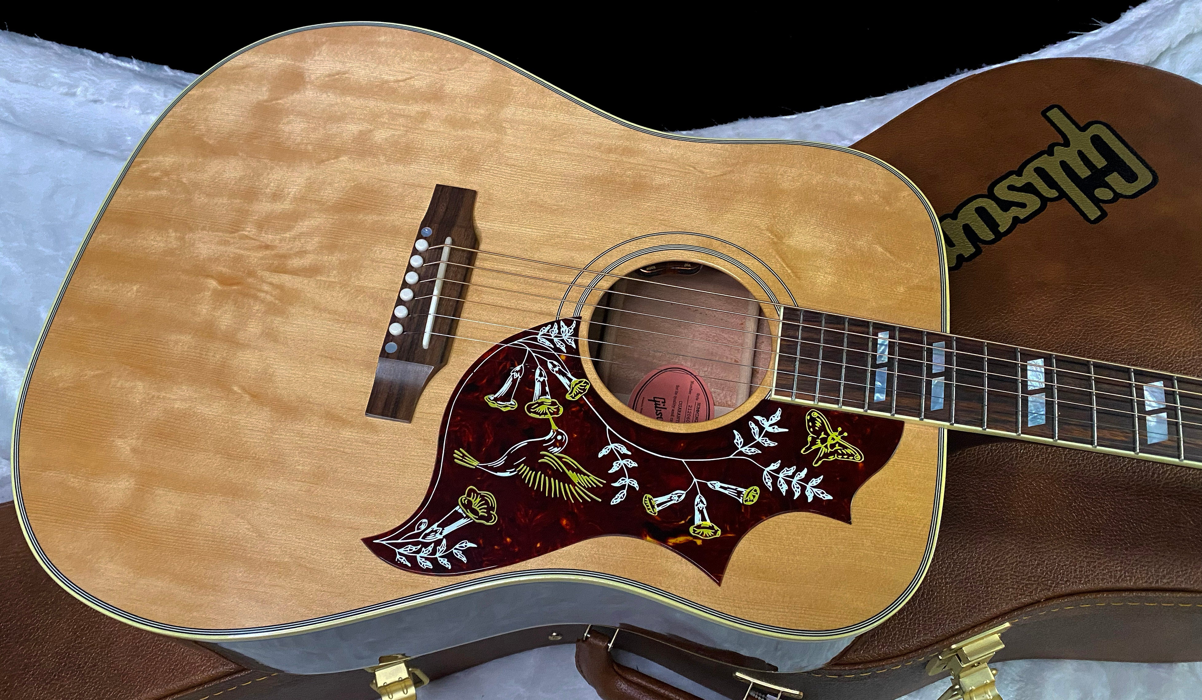 NEW ! Gibson Hummingbird Original - Antique Natural - Stunning Figured Spruce Top - WOW - 4.5 lbs - Acoustic Electric - Authorized Dealer - G07357