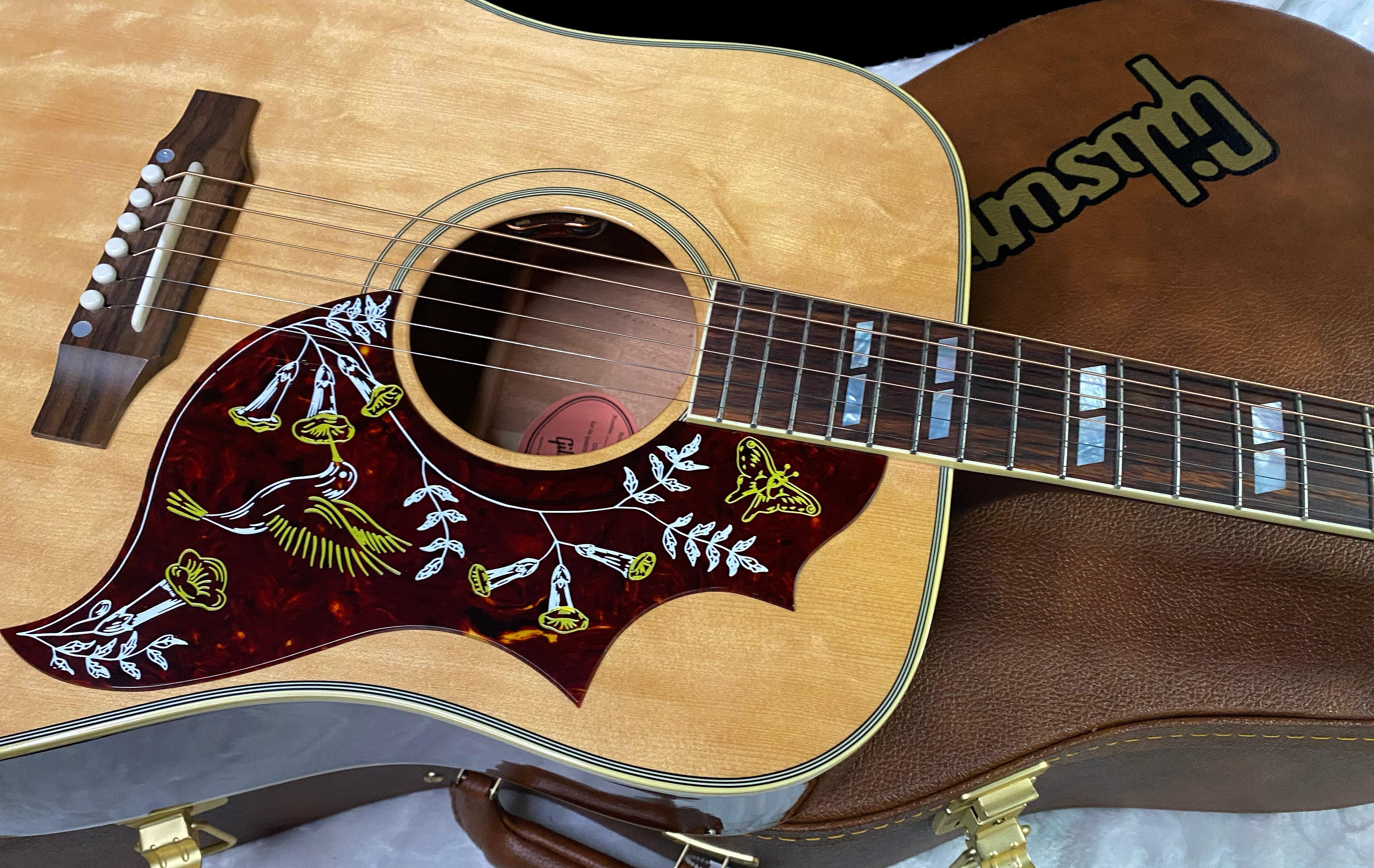 NEW ! Gibson Hummingbird Original - Antique Natural - Stunning Figured Spruce Top - WOW - 4.5 lbs - Acoustic Electric - Authorized Dealer - G07357