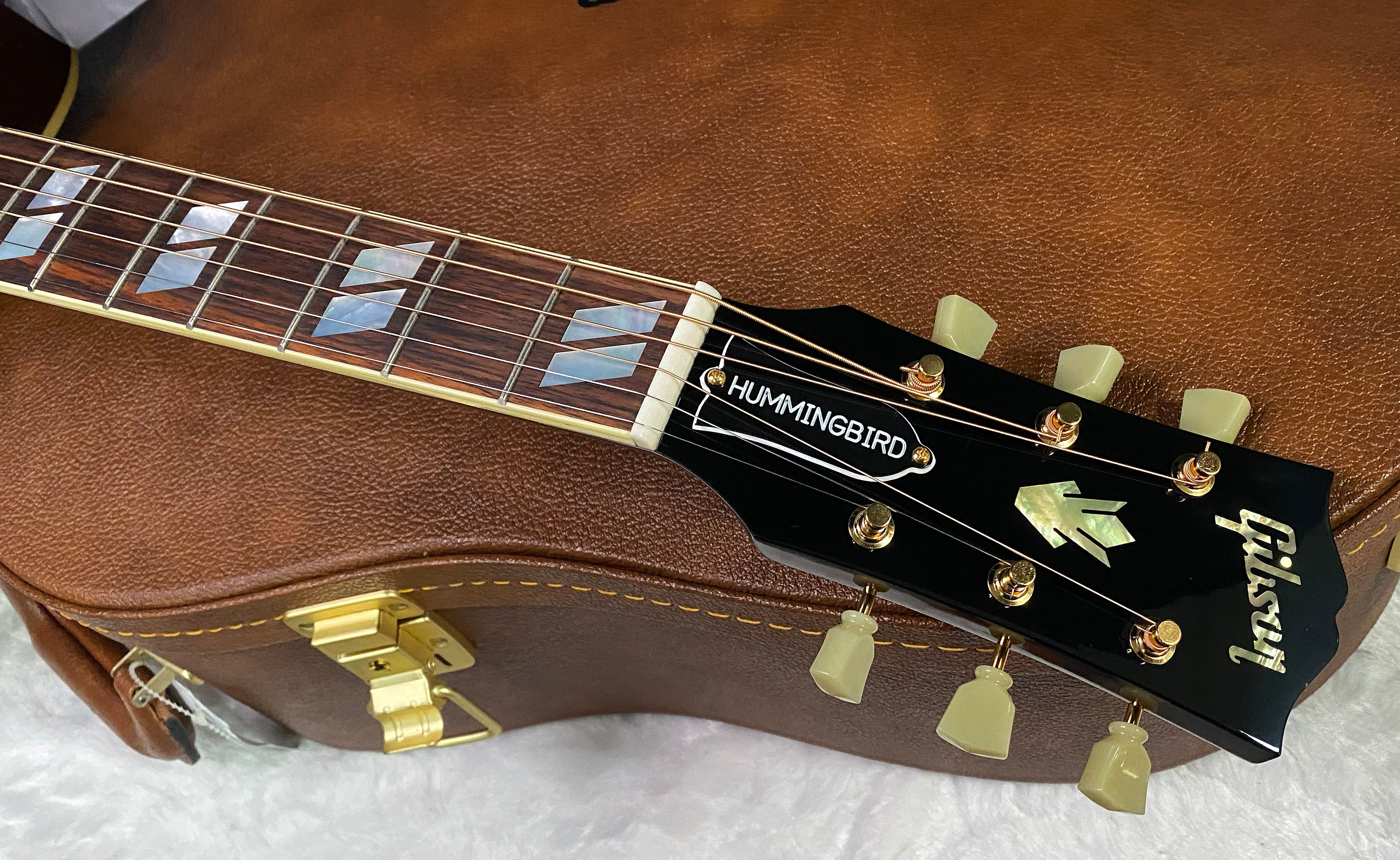 NEW ! Gibson Hummingbird Original - Antique Natural - Stunning Figured Spruce Top - WOW - 4.5 lbs - Acoustic Electric - Authorized Dealer - G07357