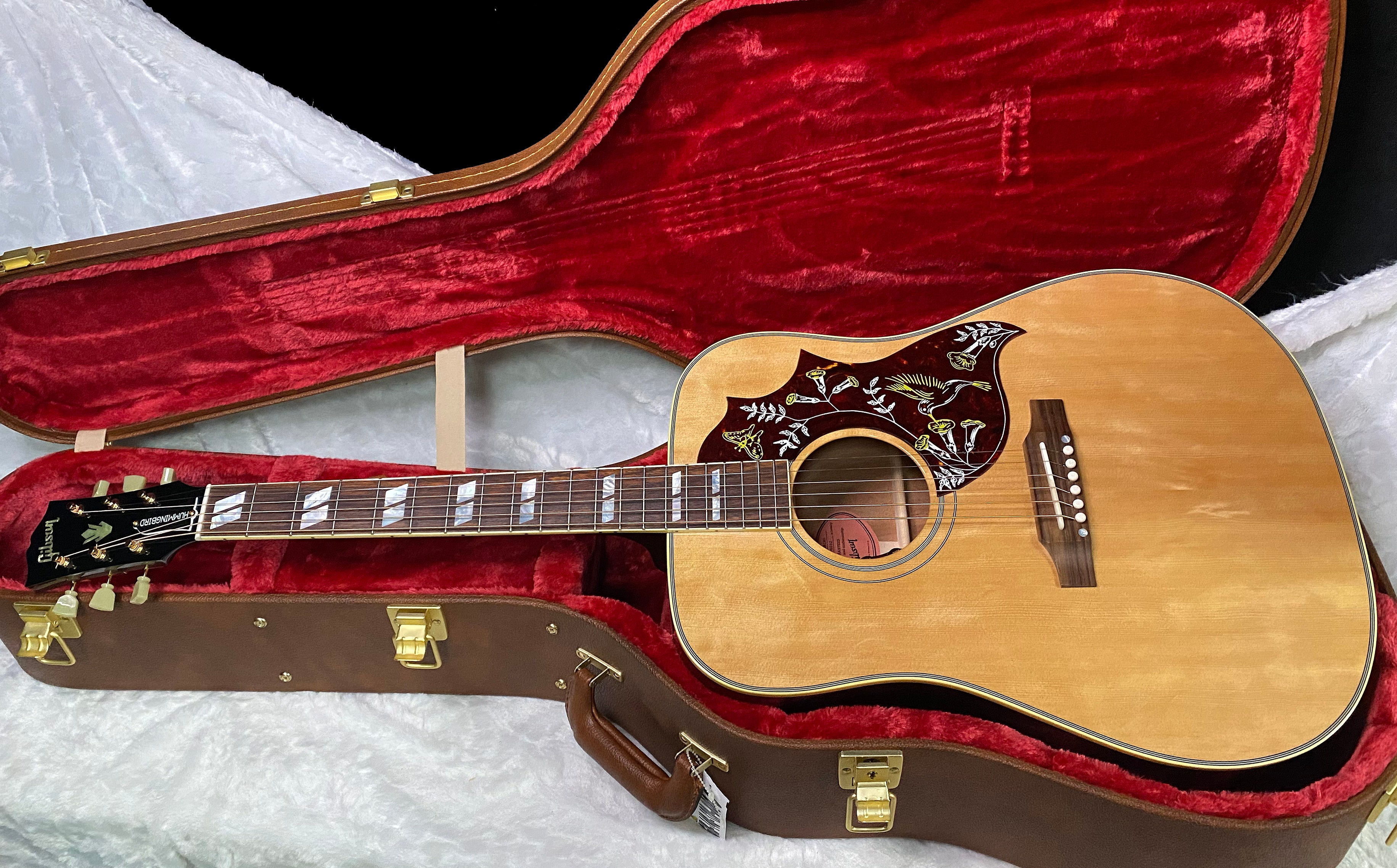 NEW ! Gibson Hummingbird Original - Antique Natural - Stunning Figured Spruce Top - WOW - 4.5 lbs - Acoustic Electric - Authorized Dealer - G07357