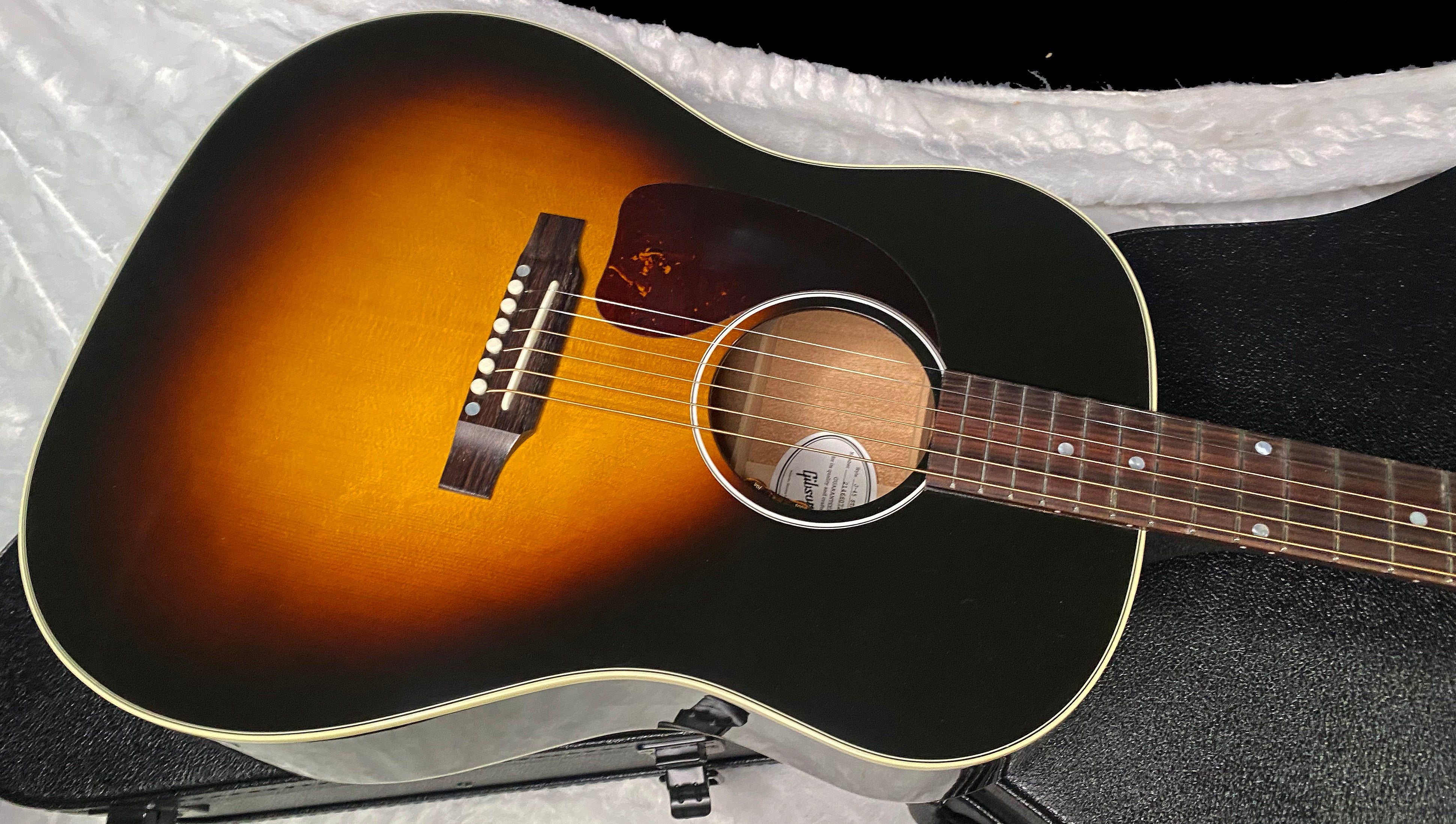 NEW! Gibson J-45 Standard Acoustic Electric Guitar - Left Handed - Vintage Sunburst - Authorized Dealer - 4.6 lbs - G07359