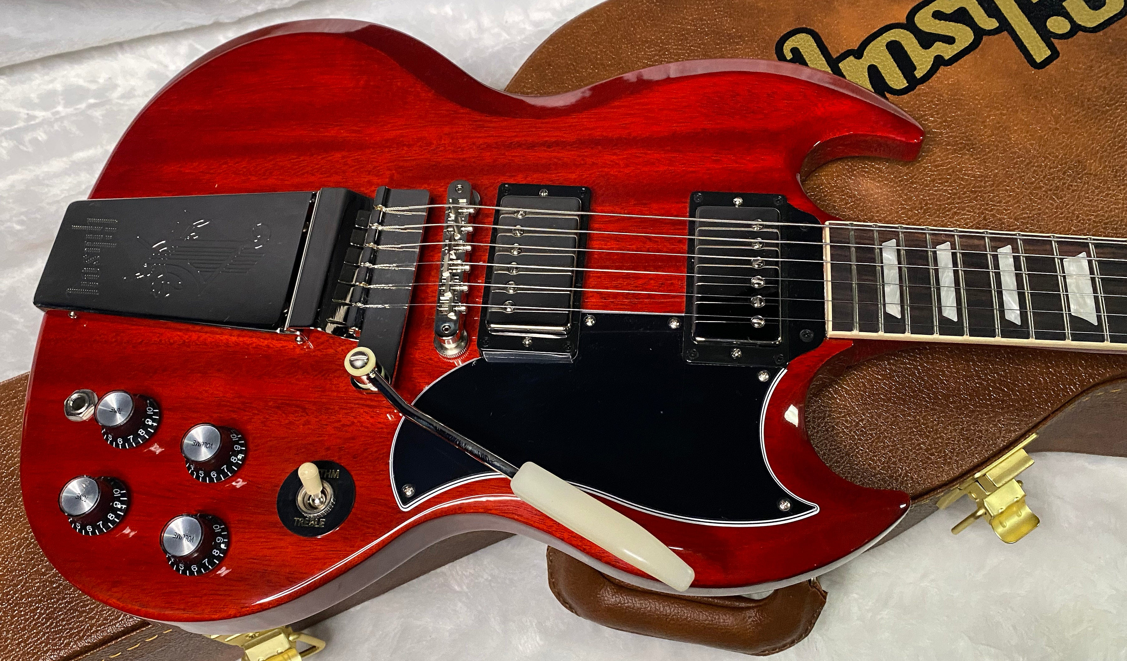 NEW! Gibson SG Standard '61 Maestro Vibrola Vintage Cherry - 7.9 lbs - Authorized Dealer! G07370
