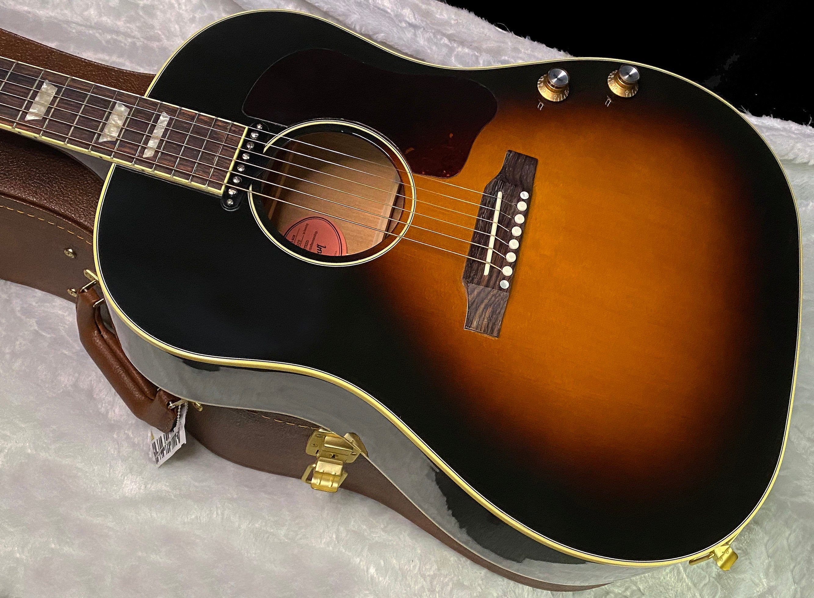 NEW ! Gibson J-160E Original - Vintage Sunburst - 4.4 lbs - Authorized Dealer - In Stock - G07353
