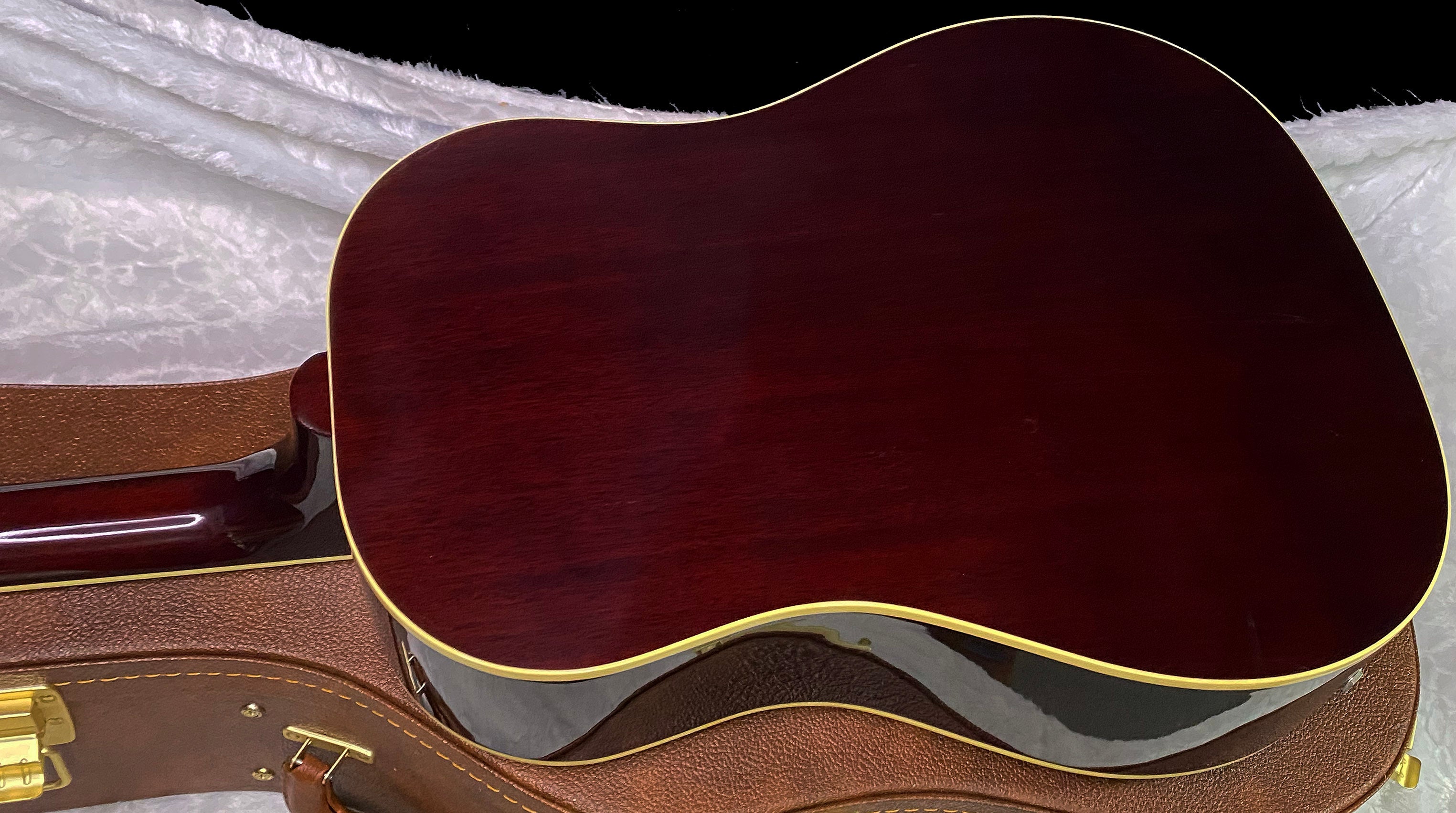 NEW ! Gibson J-160E Original - Vintage Sunburst - 4.4 lbs - Authorized Dealer - In Stock - G07353