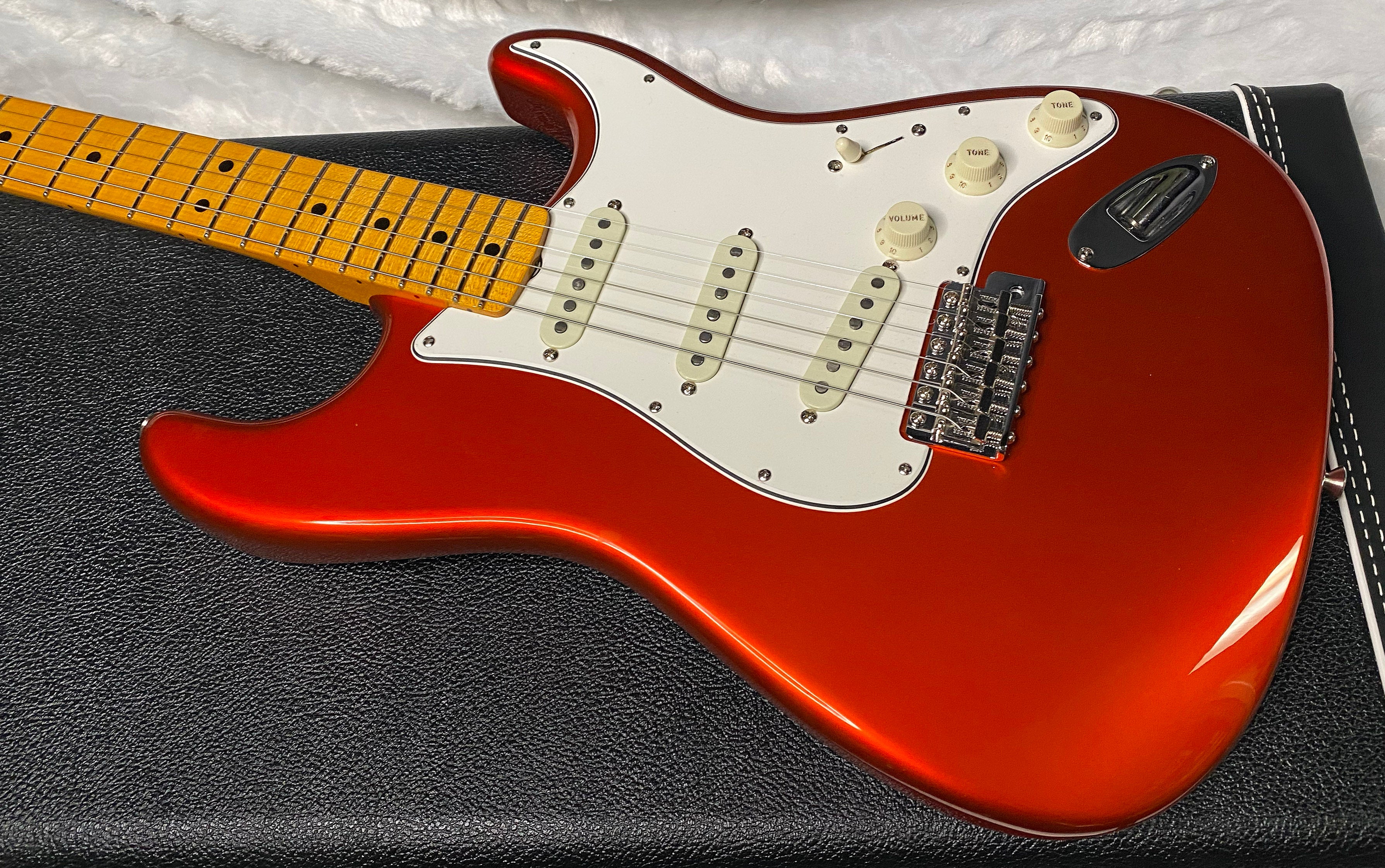 NEW! Fender Custom Shop Special Run '69 Stratocaster NOS Gloss Finish - Handwound P/U's - Candy Tangerine - Reverse Matching Headstock - 8 lbs - Authorized Dealer - One OFF! SUPRE RARE! G07375