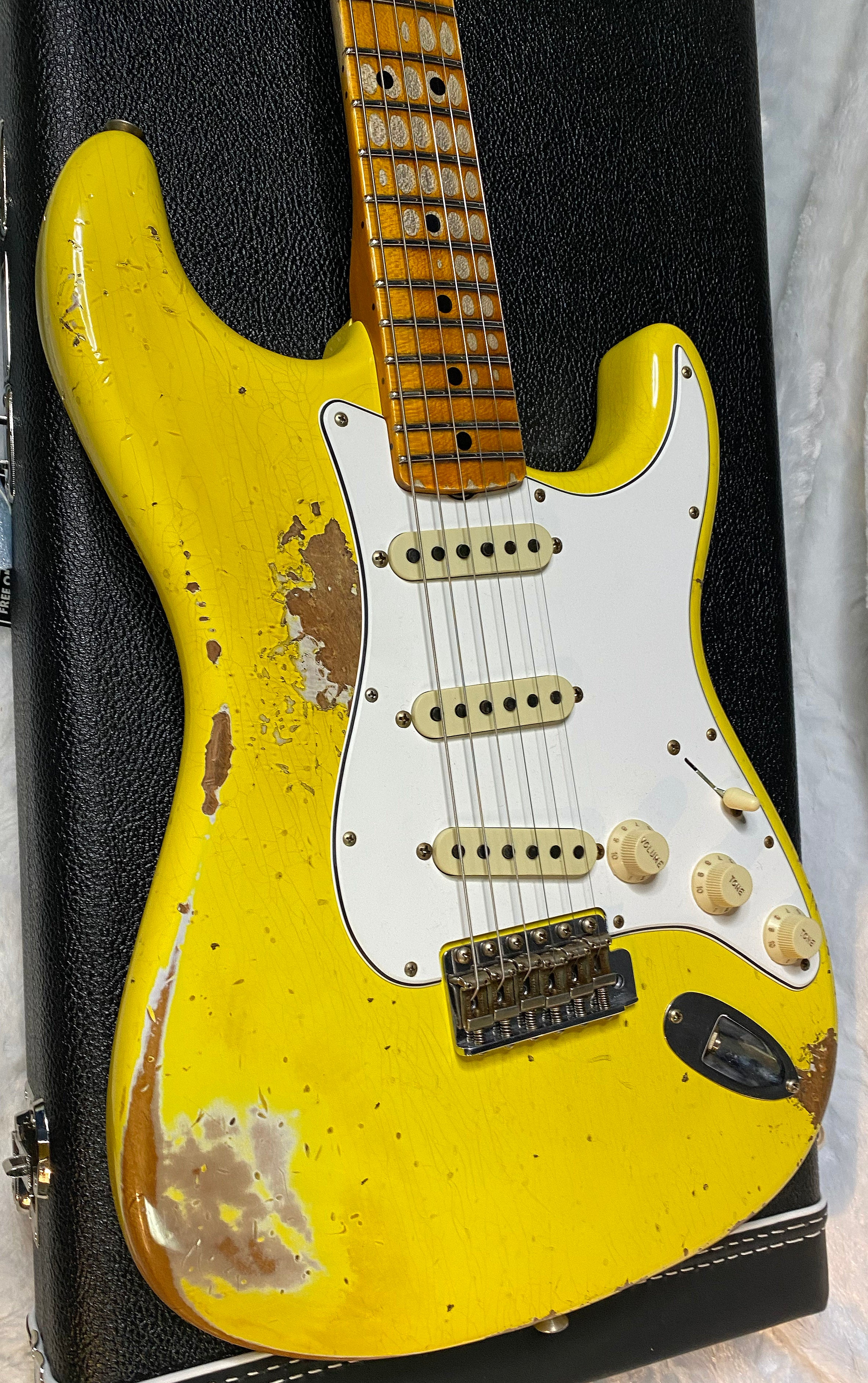 NEW! Fender Custom Shop Special Run '69 Stratocaster Heavy Relic - Handwound P/U's - Aged Graffiti Yellow - Reverse Headstock - 7.7lbs - Authorized Dealer - One OFF! SUPER RARE! G06753