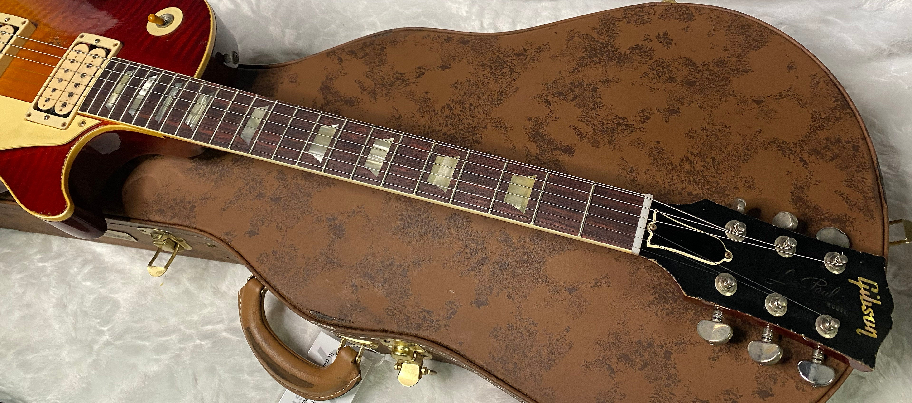NEW! Gibson Custom 1959 Les Paul Standard Resissue - One Off - Ultra Heavy Aged - Murphy Lab - Factory Burst - Authorized Dealer - ONLY 8lbs!!!! - G07379