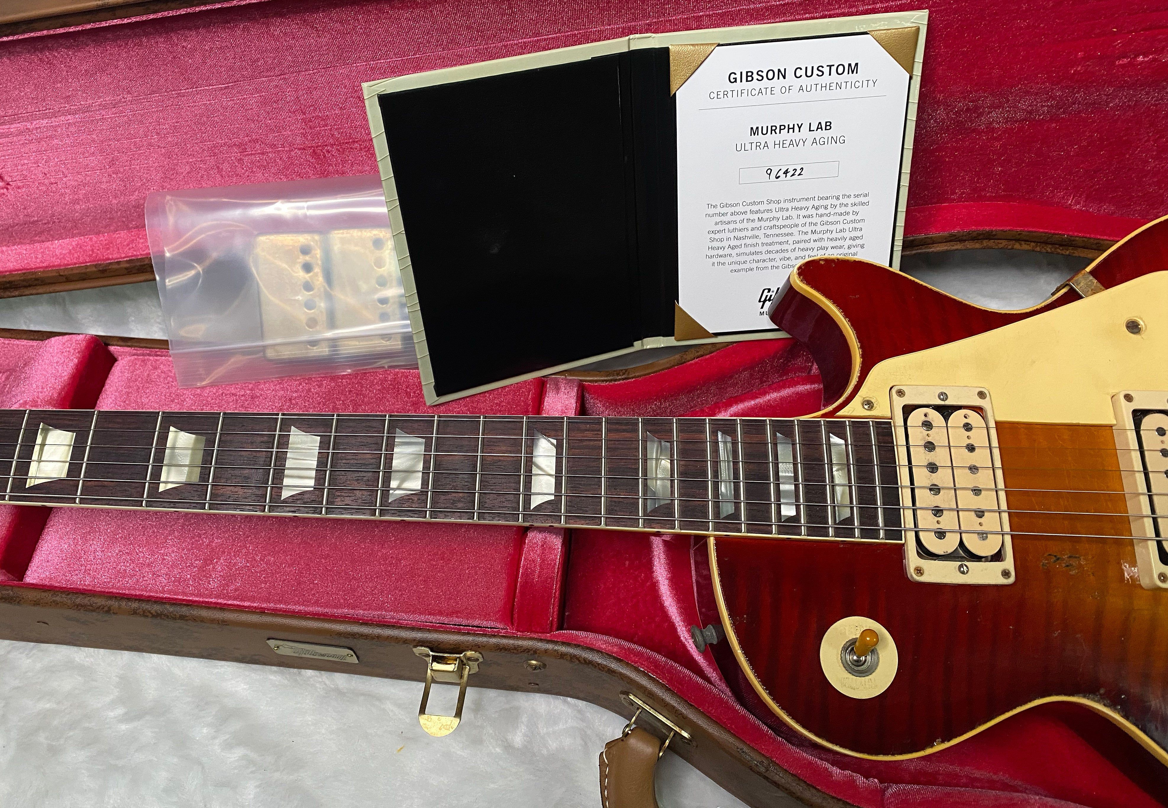 NEW! Gibson Custom 1959 Les Paul Standard Resissue - One Off - Ultra Heavy Aged - Murphy Lab - Factory Burst - Authorized Dealer - ONLY 8lbs!!!! - G07379