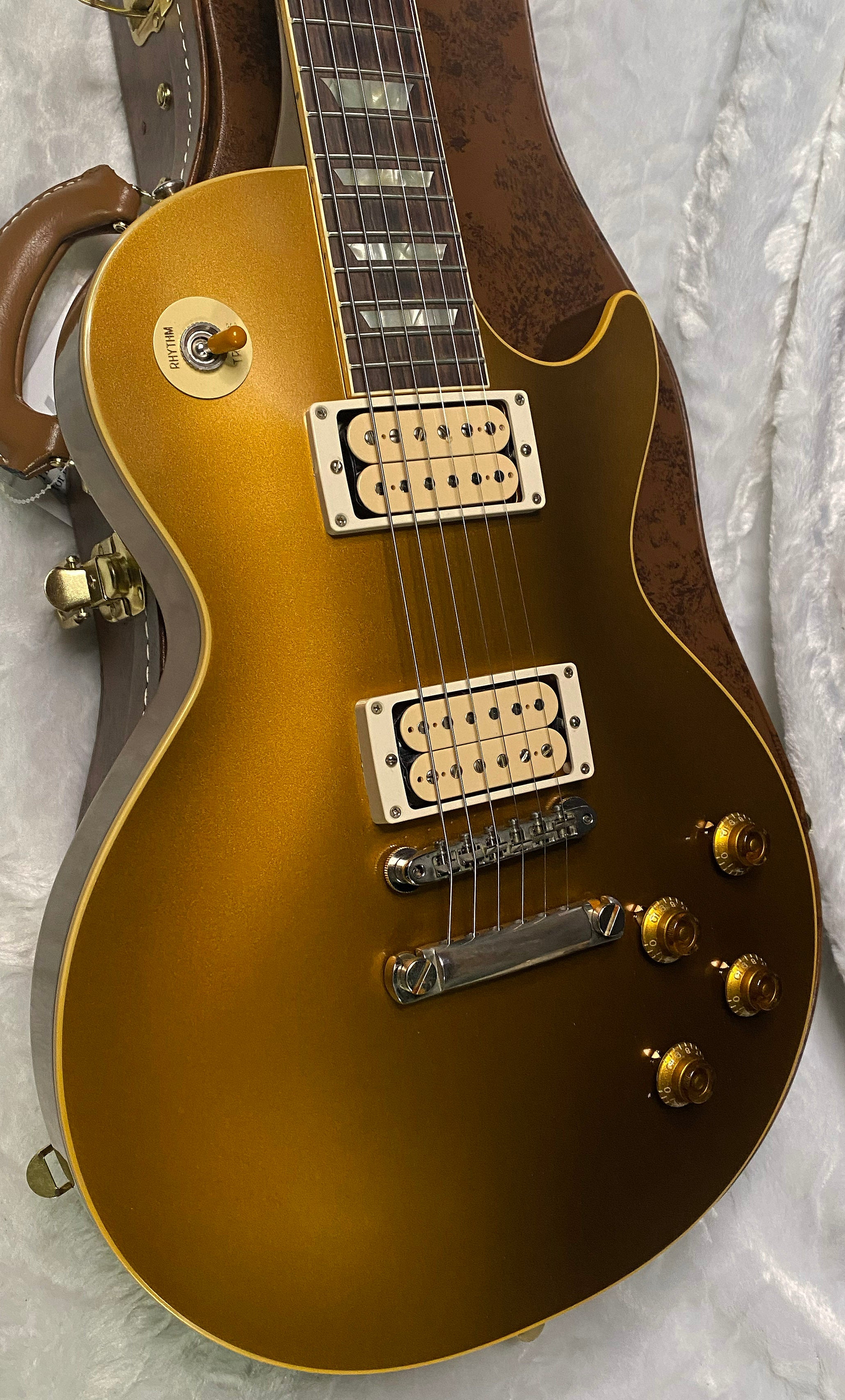 MINT! Gibson Custom Shop '57 Les Paul ALL OVER Double Gold Reissue - VOS - Uncovered Double White Pick-Ups - Authorized Dealer - Only 8.25 lbs - G07383
