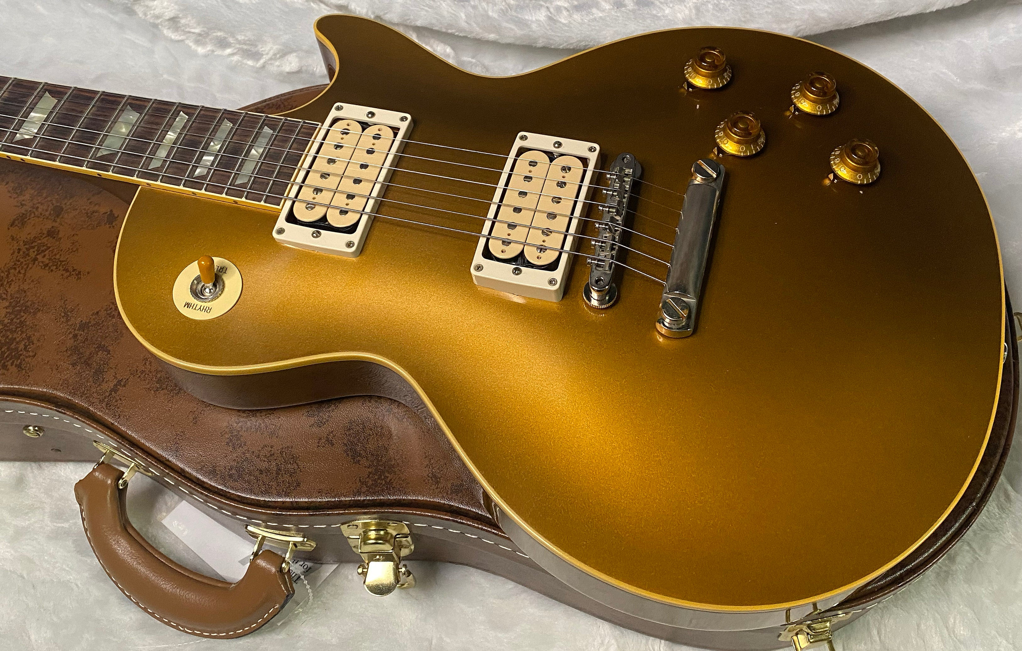 MINT! Gibson Custom Shop '57 Les Paul ALL OVER Double Gold Reissue - VOS - Uncovered Double White Pick-Ups - Authorized Dealer - Only 8.25 lbs - G07383