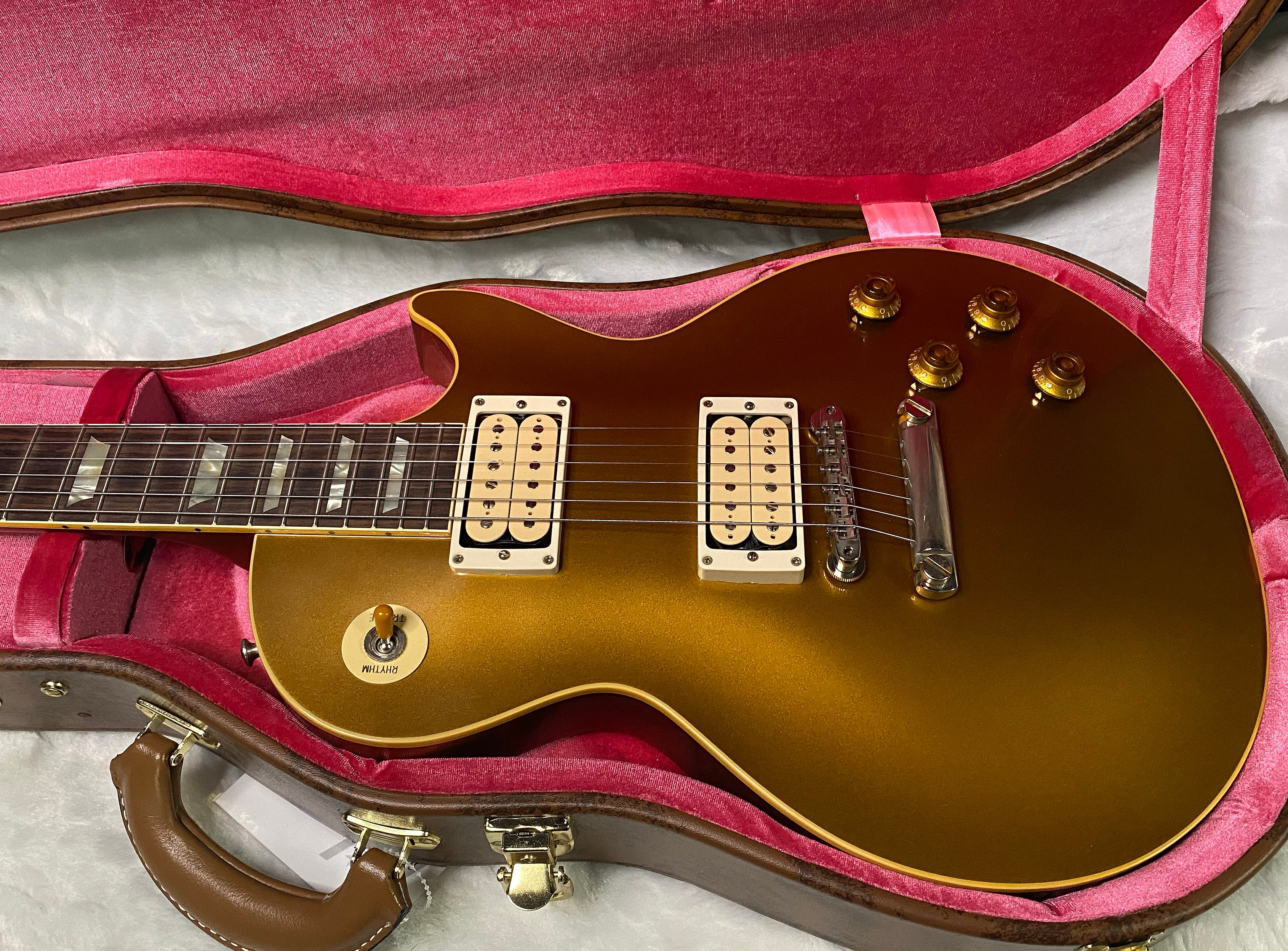 MINT! Gibson Custom Shop '57 Les Paul ALL OVER Double Gold Reissue - VOS - Uncovered Double White Pick-Ups - Authorized Dealer - Only 8.25 lbs - G07383