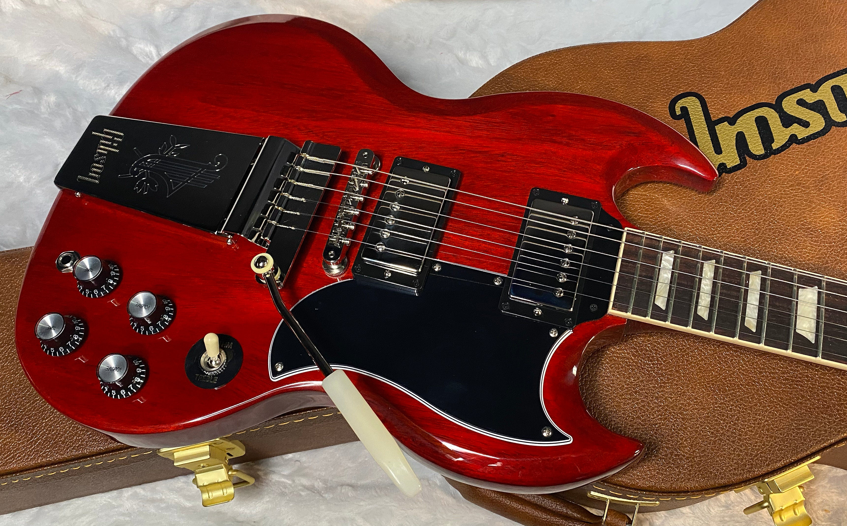 NEW! Gibson SG Standard '61 Maestro Vibrola Vintage Cherry - Only 6.9 lbs - Authorized Dealer! G06738