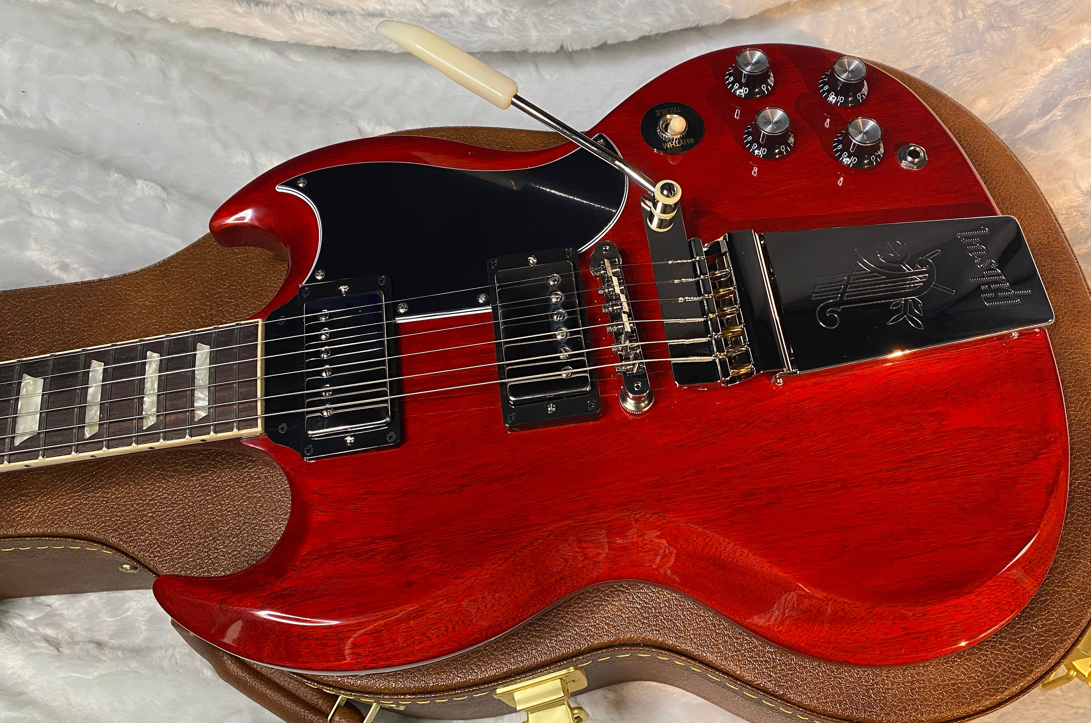 NEW! Gibson SG Standard '61 Maestro Vibrola Vintage Cherry - Only 6.9 lbs - Authorized Dealer! G06738