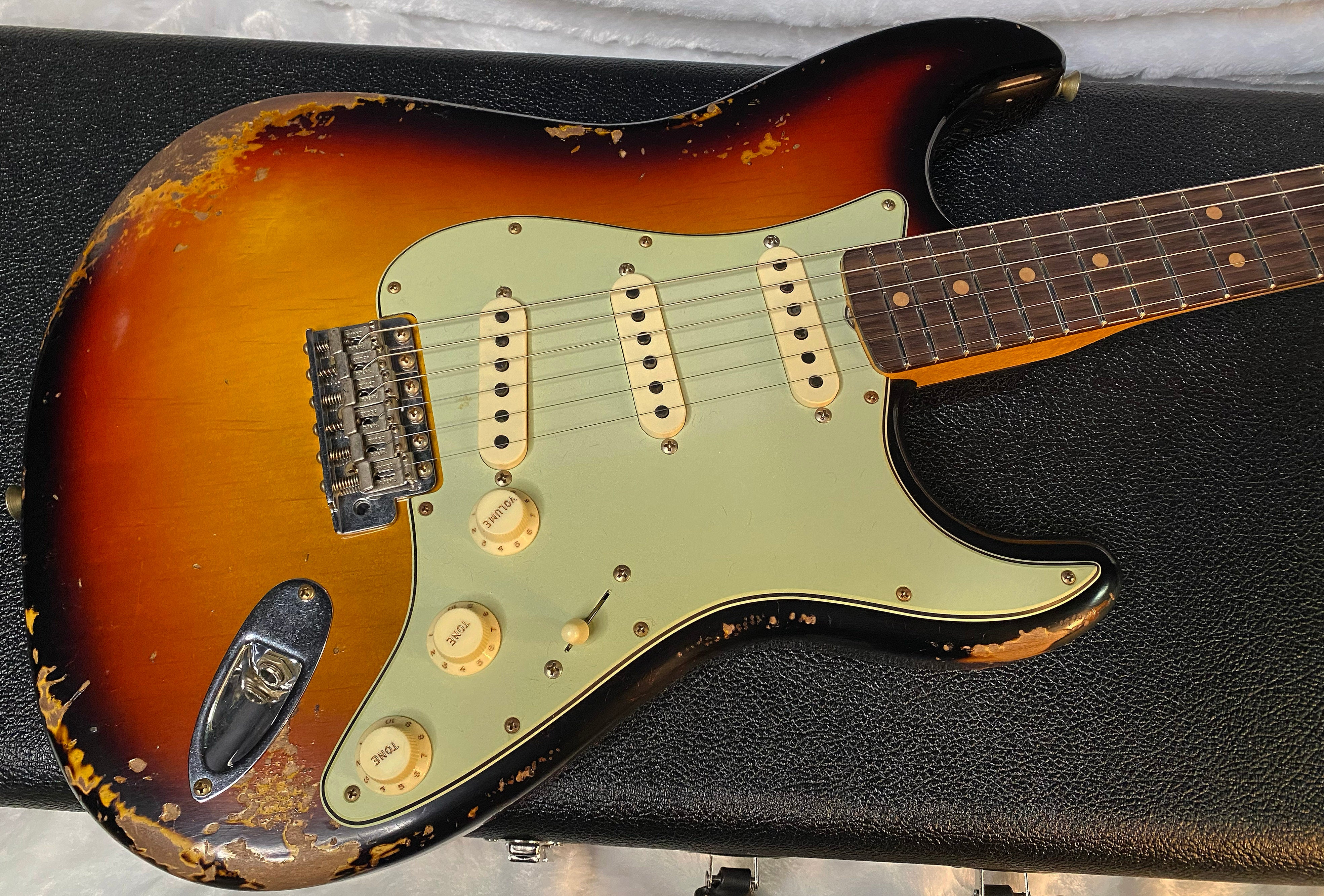 NEW! Fender Custom Shop Limited Edition '64 L-Series Stratocaster Heavy Relic Faded Aged 3-Tone Sunburst - Authorized Dealer - 7.75lbs - G05905