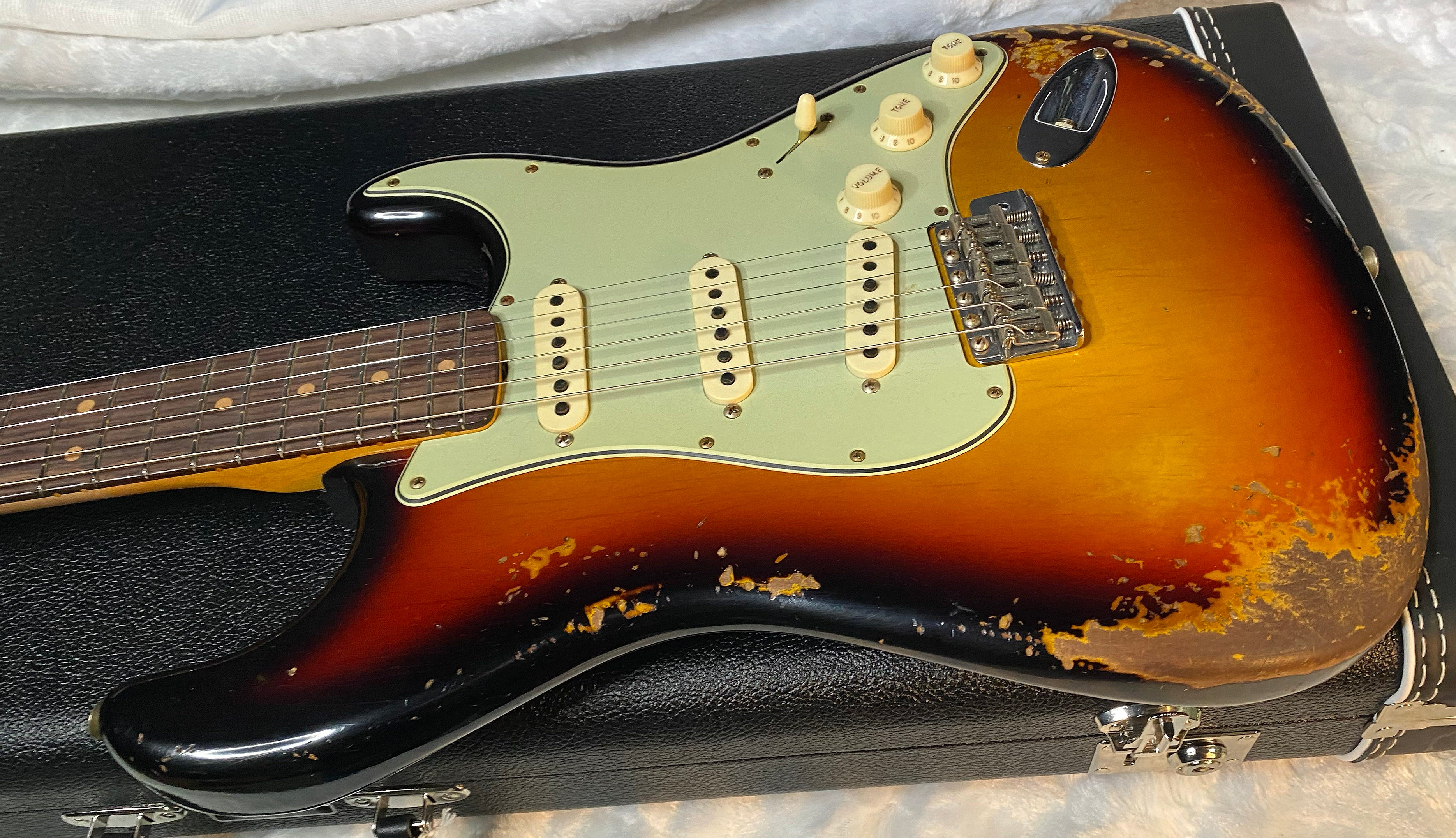 NEW! Fender Custom Shop Limited Edition '64 L-Series Stratocaster Heavy Relic Faded Aged 3-Tone Sunburst - Authorized Dealer - 7.75lbs - G05905