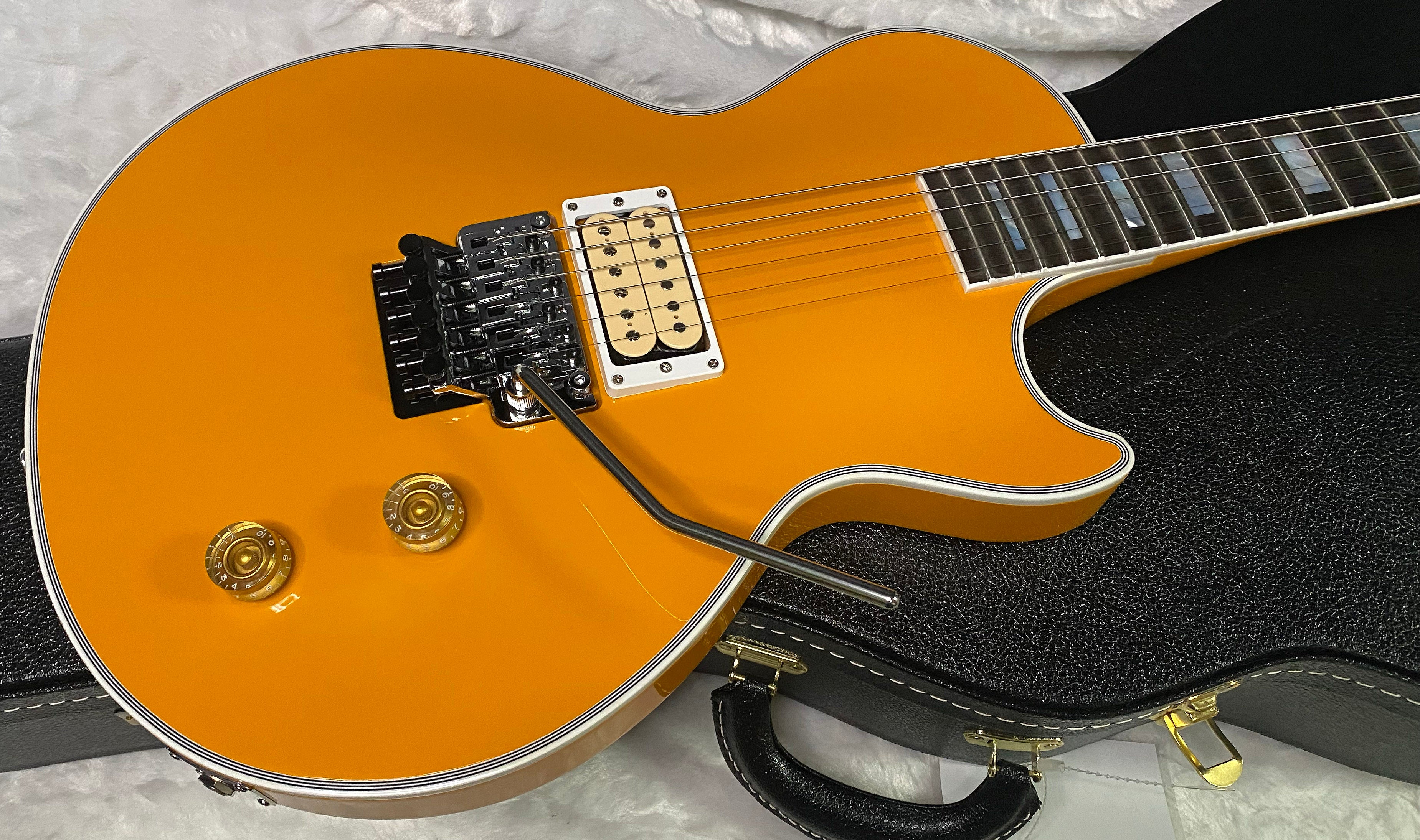 NEW! Gibson Custom Shop Les Paul Custom Axcess Made 2 Measure Grabber Orange - Only 7.5lbs - One Pick-Up - Authorized Dealer - G07390