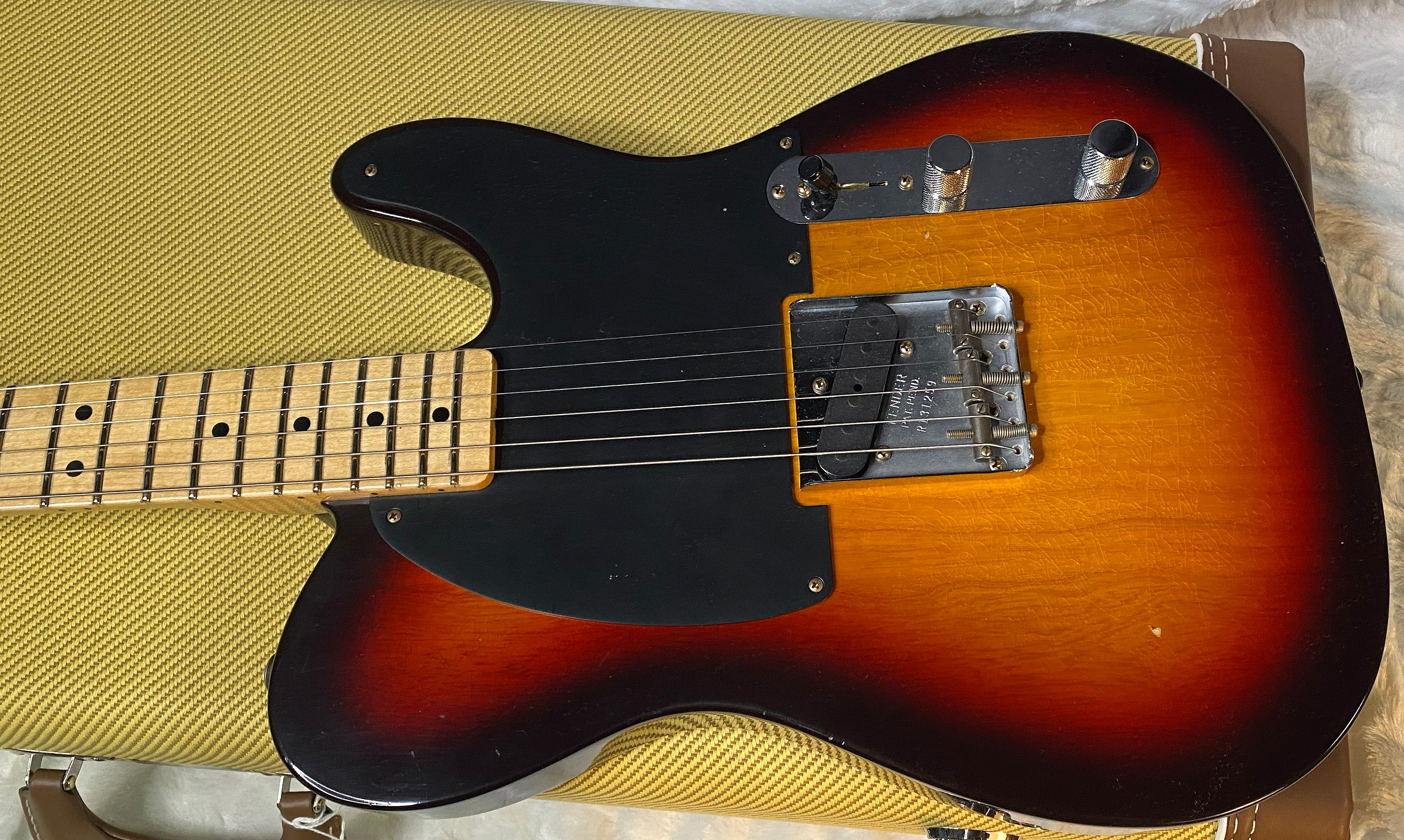 NEW! Fender '52 Journeyman Relic Limited Edition Esquire - Handwound PU's - Custom Shop - Authorized Dealer - Chocolate 3-Tone Sunburst - 7.8 lbs - G05906