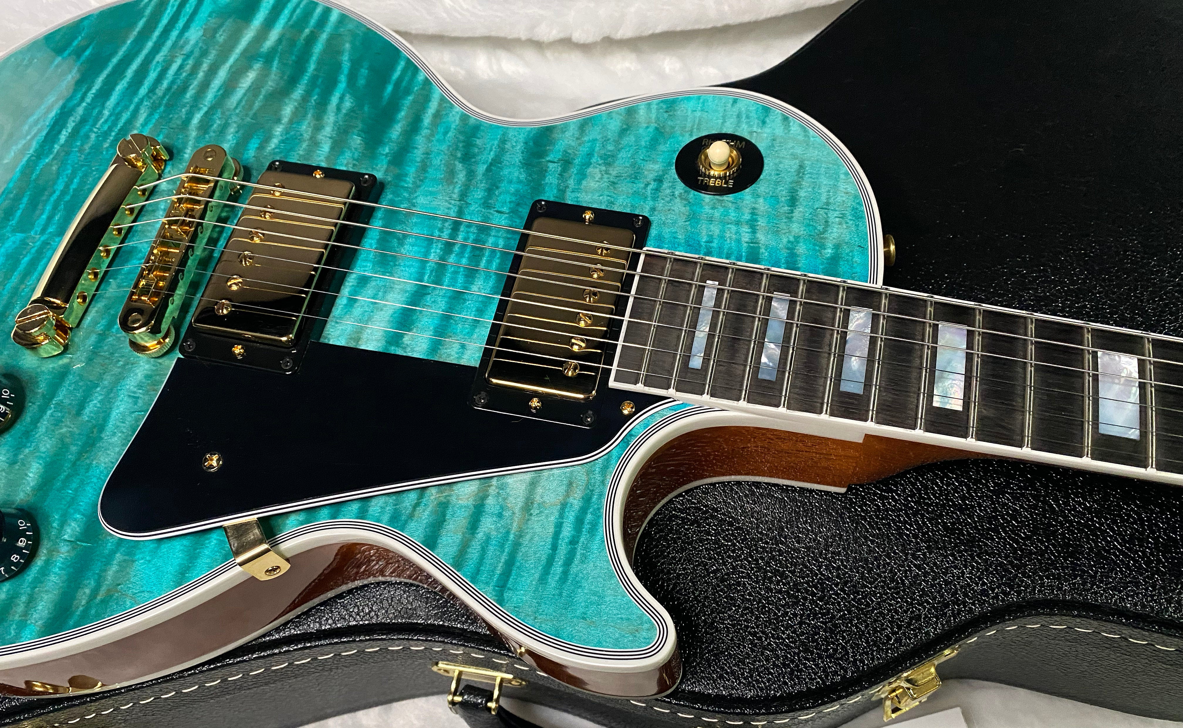 NEW! Gibson Dealer Select Custom Shop Les Paul Custom AAA Flame Top - Aqua Blue - Authorized Dealer - WOW! 8.2 lbs - G07380