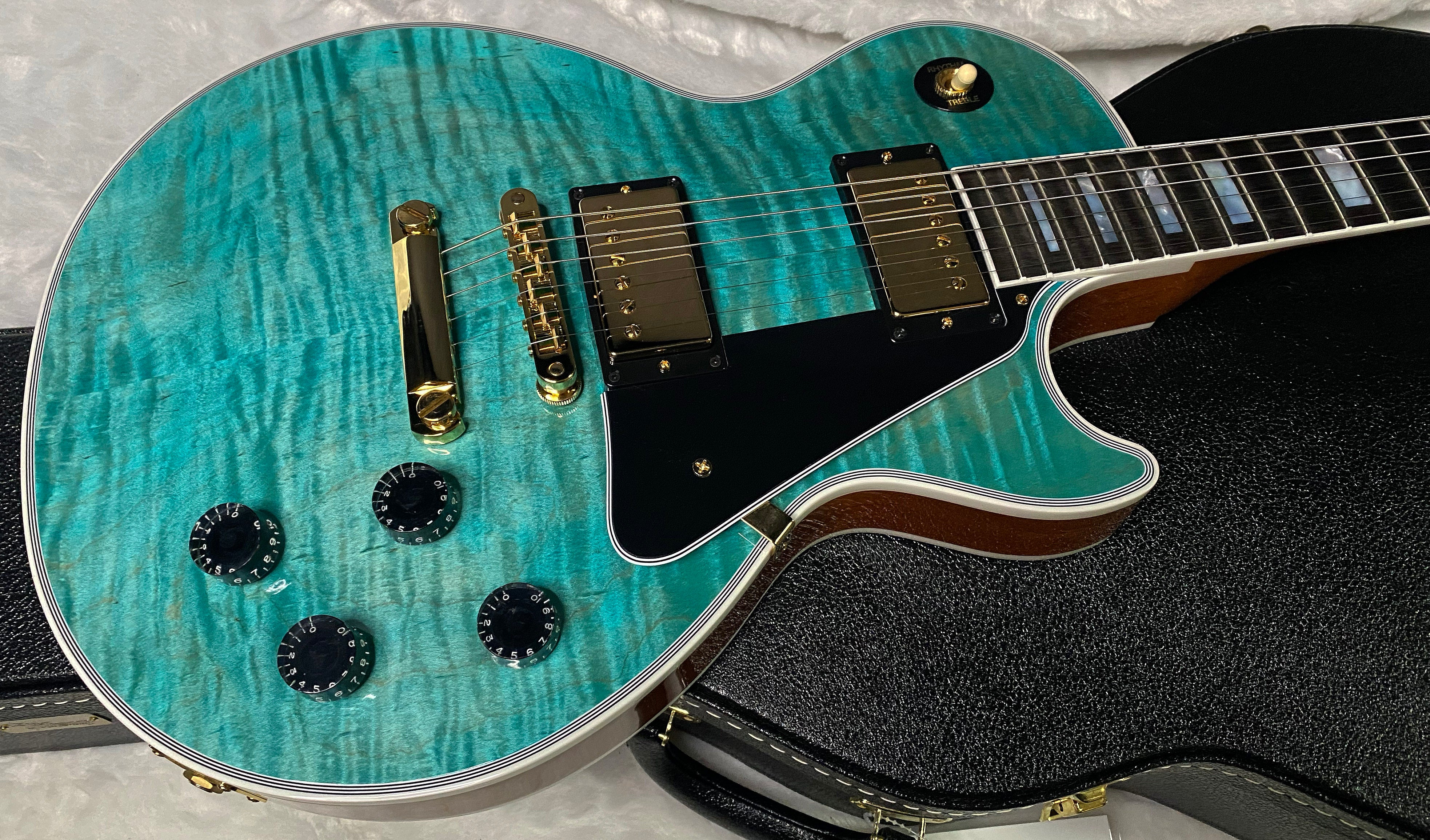 NEW! Gibson Dealer Select Custom Shop Les Paul Custom AAA Flame Top - Aqua Blue - Authorized Dealer - WOW! 8.2 lbs - G07380