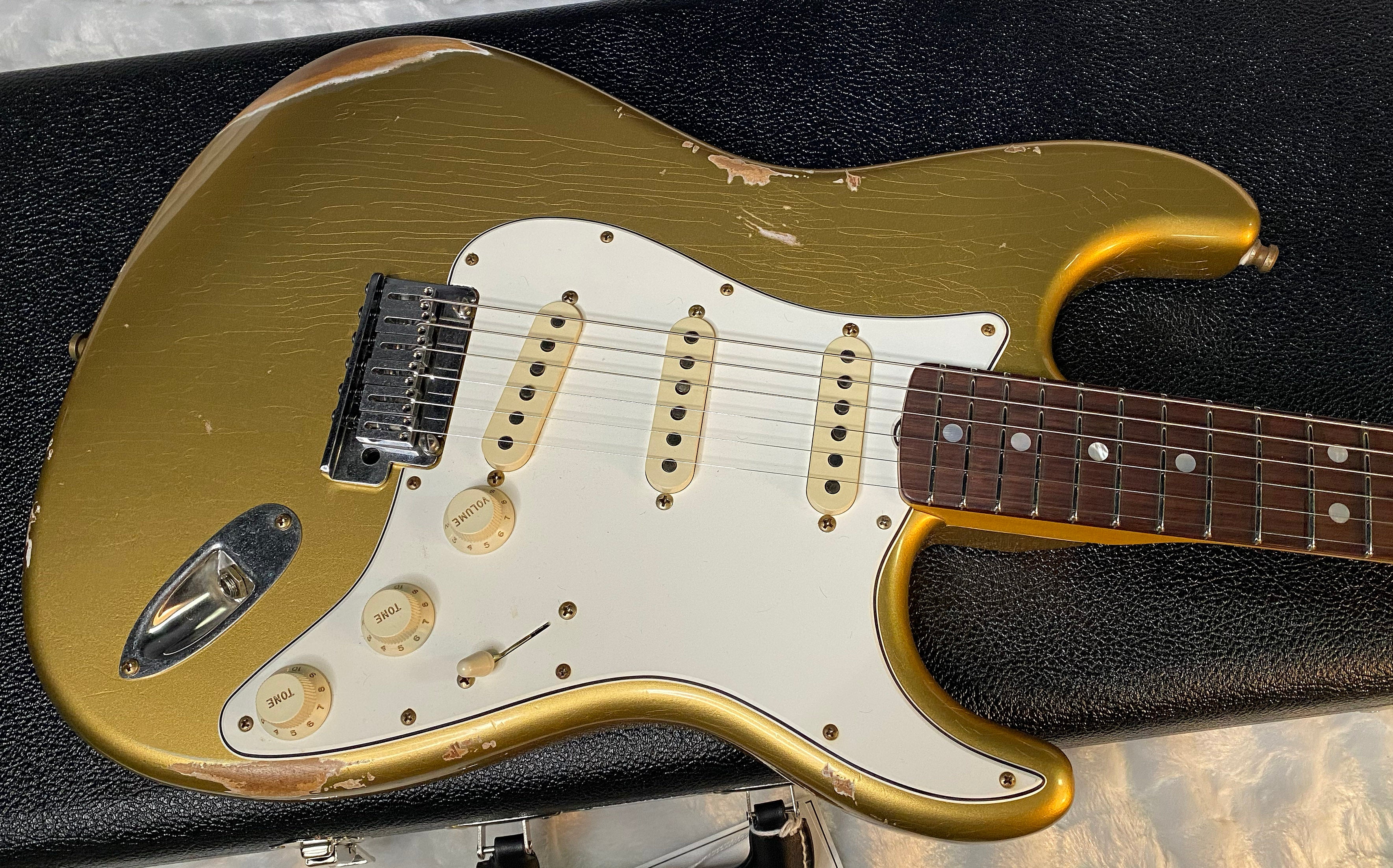 NEW! Fender Custom Shop 2025 NAMM Limited Edition Stratocaster PRO Relic - HLE Gold - Authorized Dealer - 7.6lbs - G05912