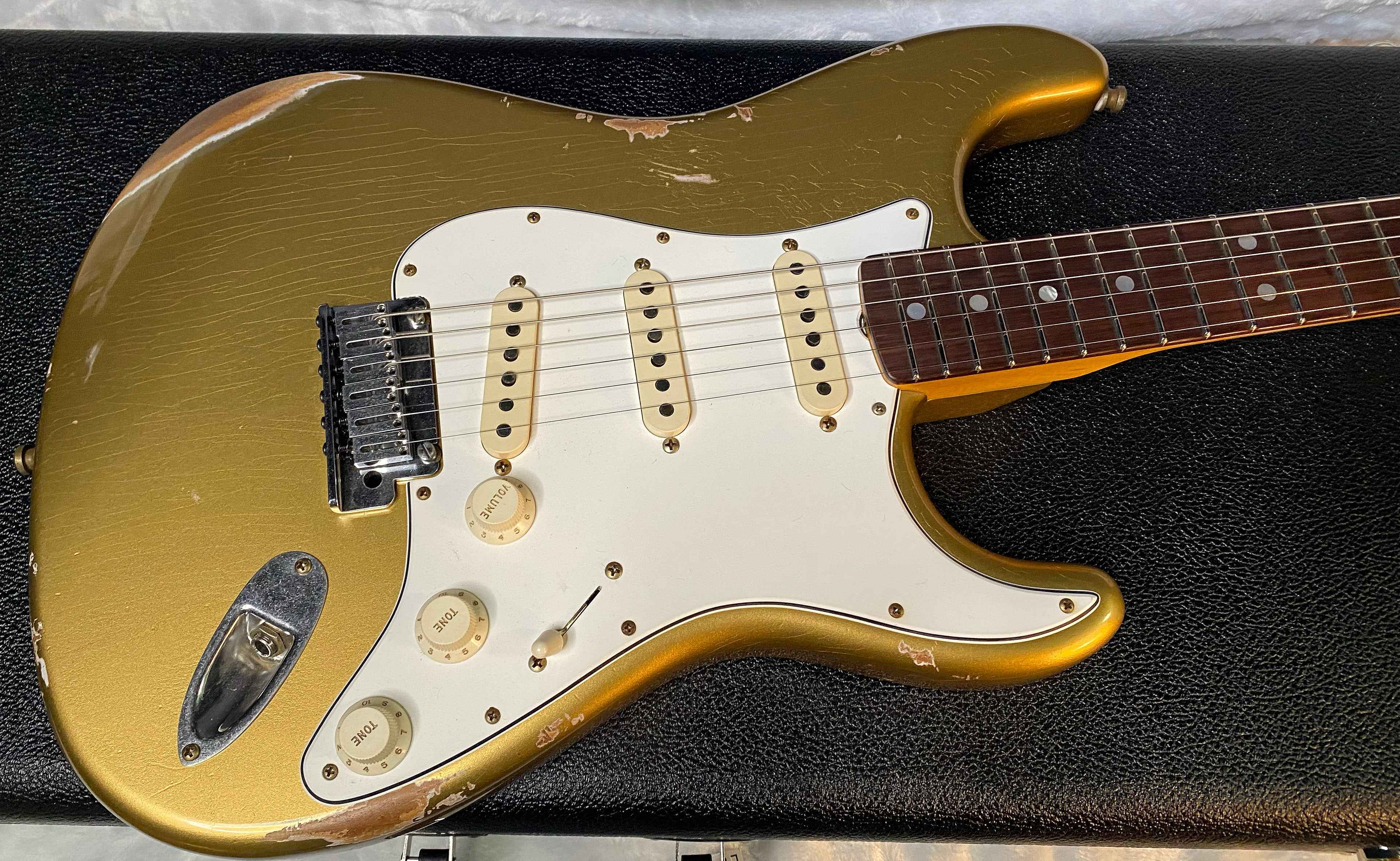 NEW! Fender Custom Shop 2025 NAMM Limited Edition Stratocaster PRO Relic - HLE Gold - Authorized Dealer - 7.6lbs - G05912