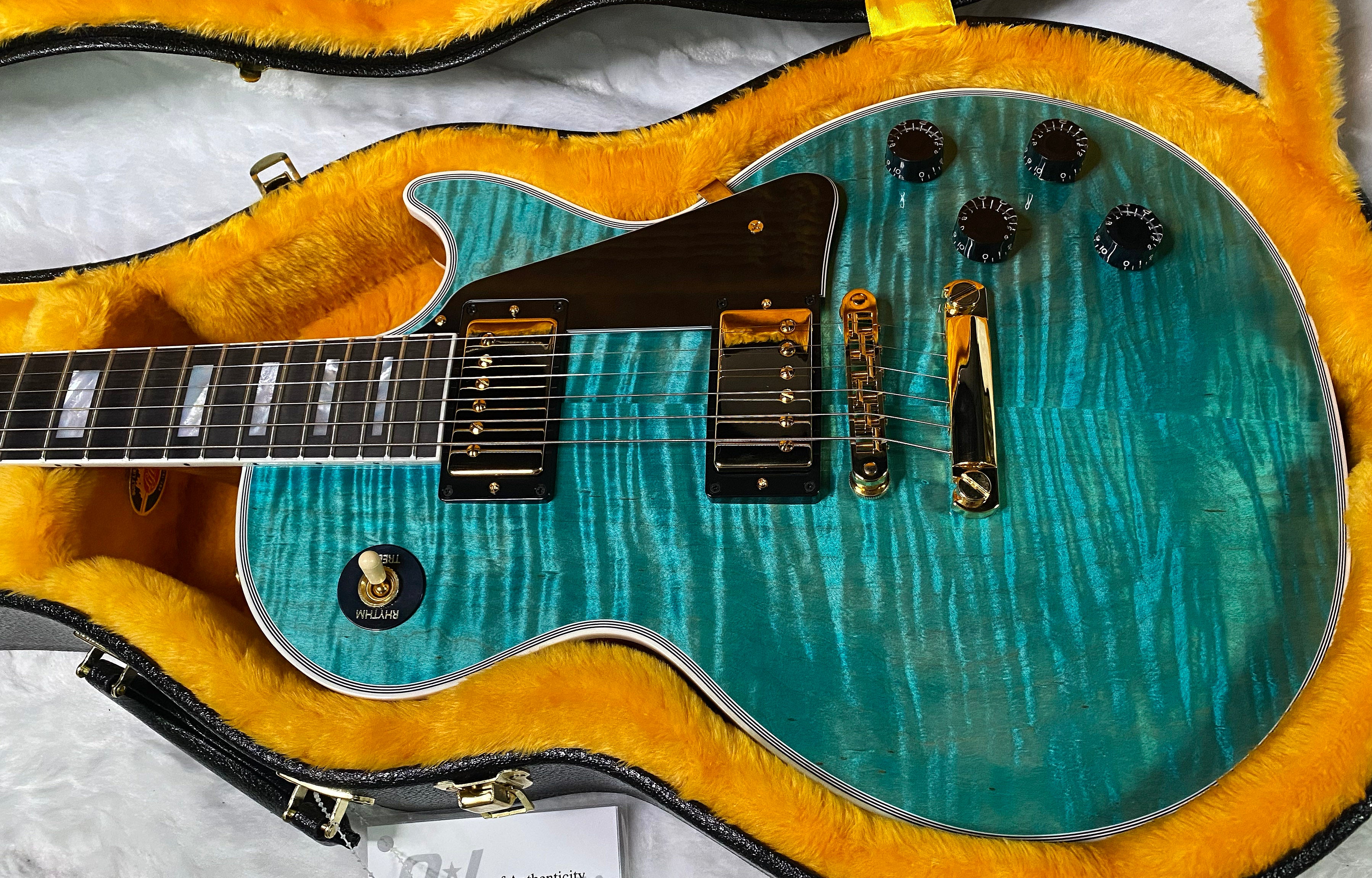 NEW! Gibson Dealer Select Custom Shop Les Paul Custom AAA Flame Top - Aqua Blue - Authorized Dealer - WOW! 8.2 lbs - G07380