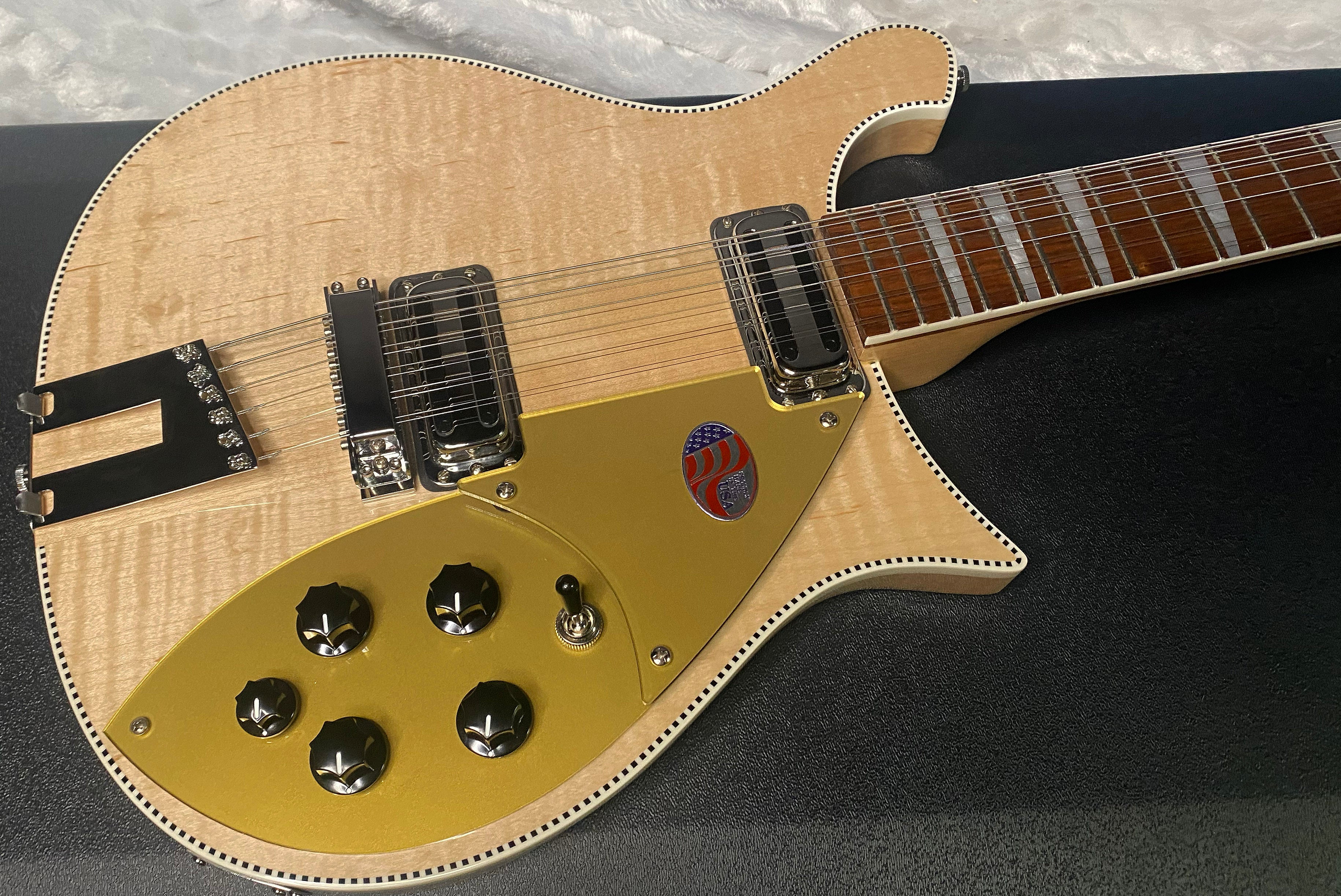 NEW! Rickenbacker 660/12 Maple Glo MG - Only 7.2 lbs - Authorized Dealer - G07400