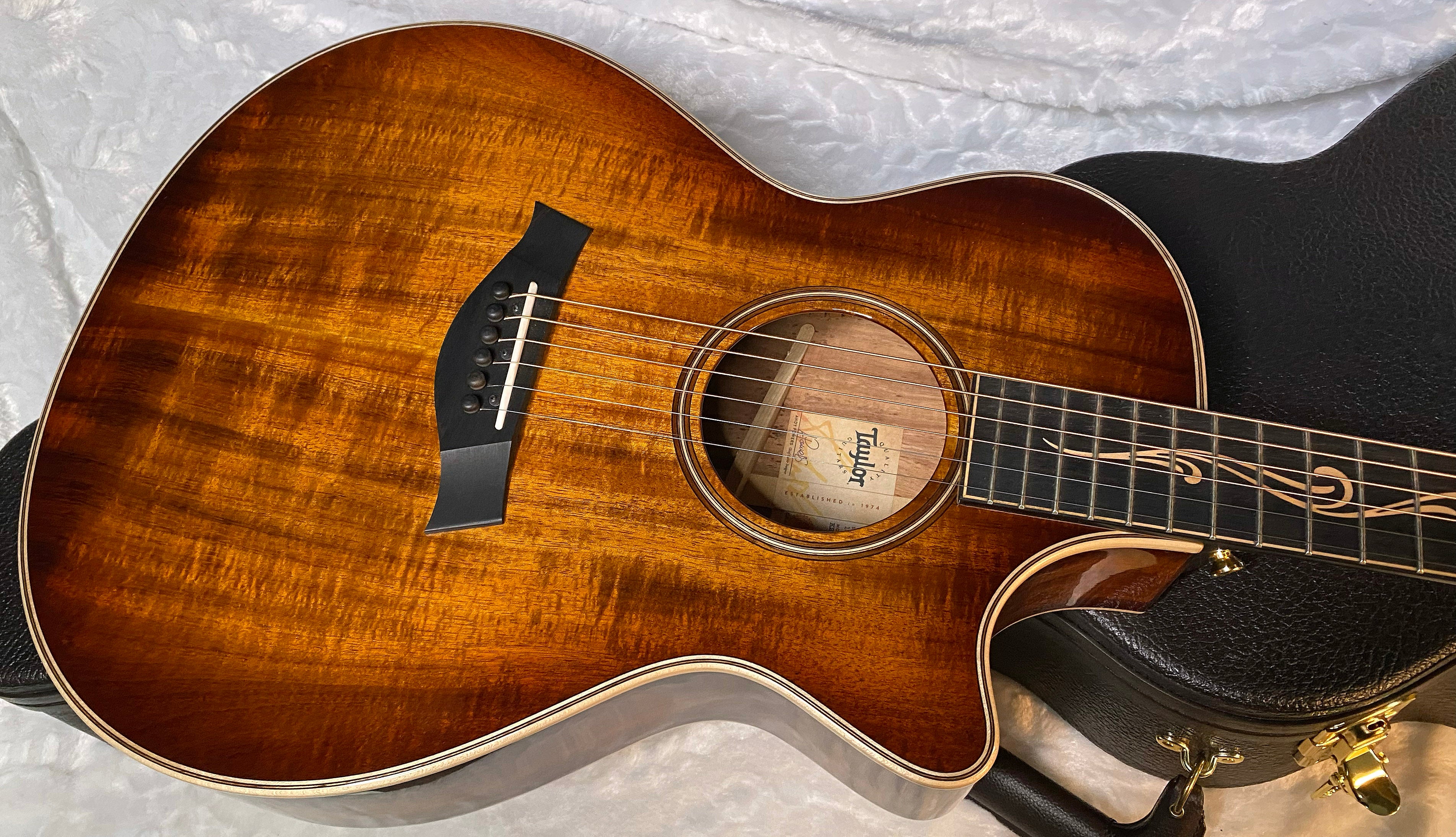 NEW ! Taylor K22ce V-Class Acoustic-electric Guitar - Shaded Edgeburst - 4.3lbs - G05273