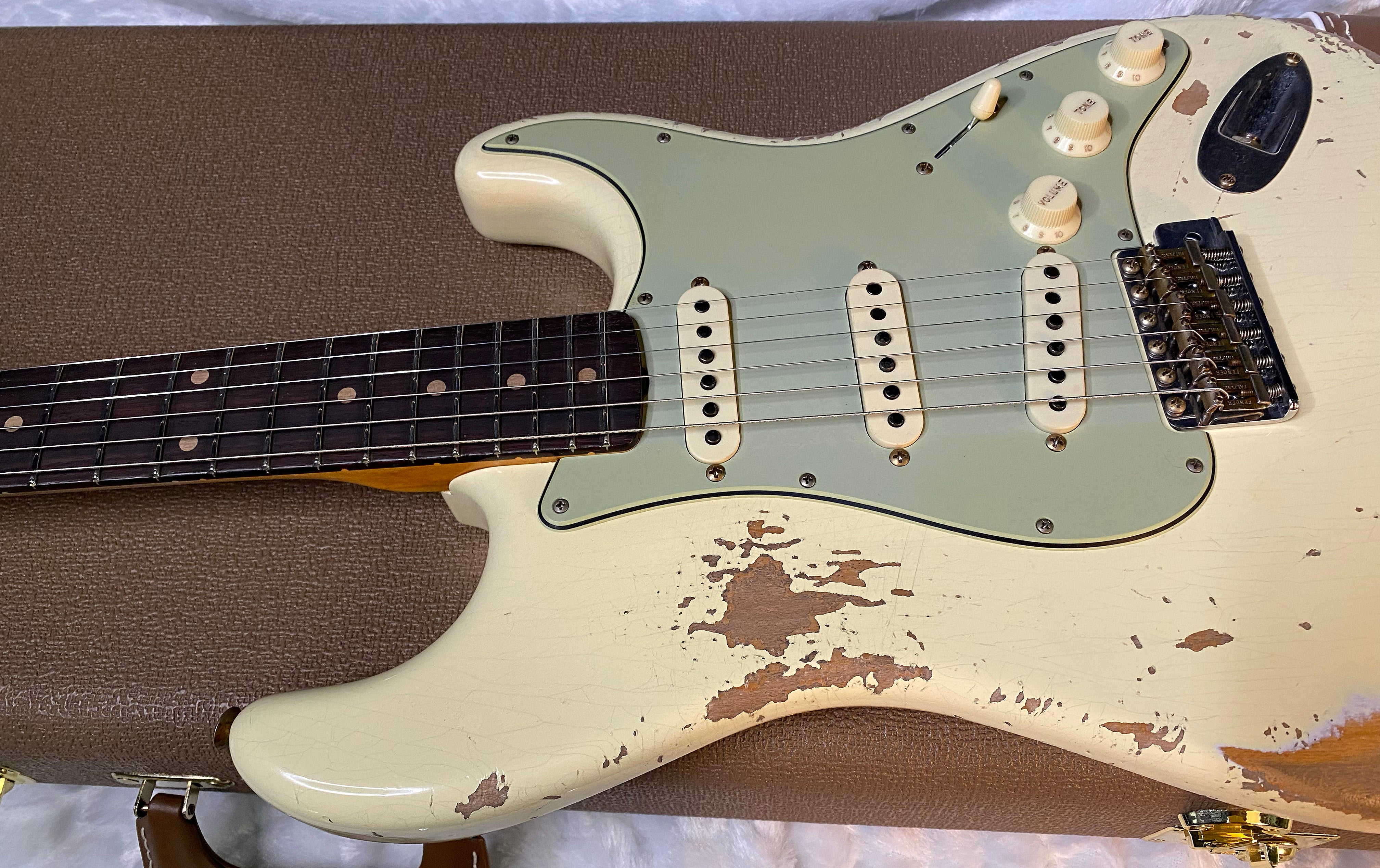 NEW! Fender Custom Shop 62 Heavy Relic Stratocaster - Vintage White - Authorized Dealer - Modern Spec - Handwound Pick Ups - 7.8 lbs - G05908