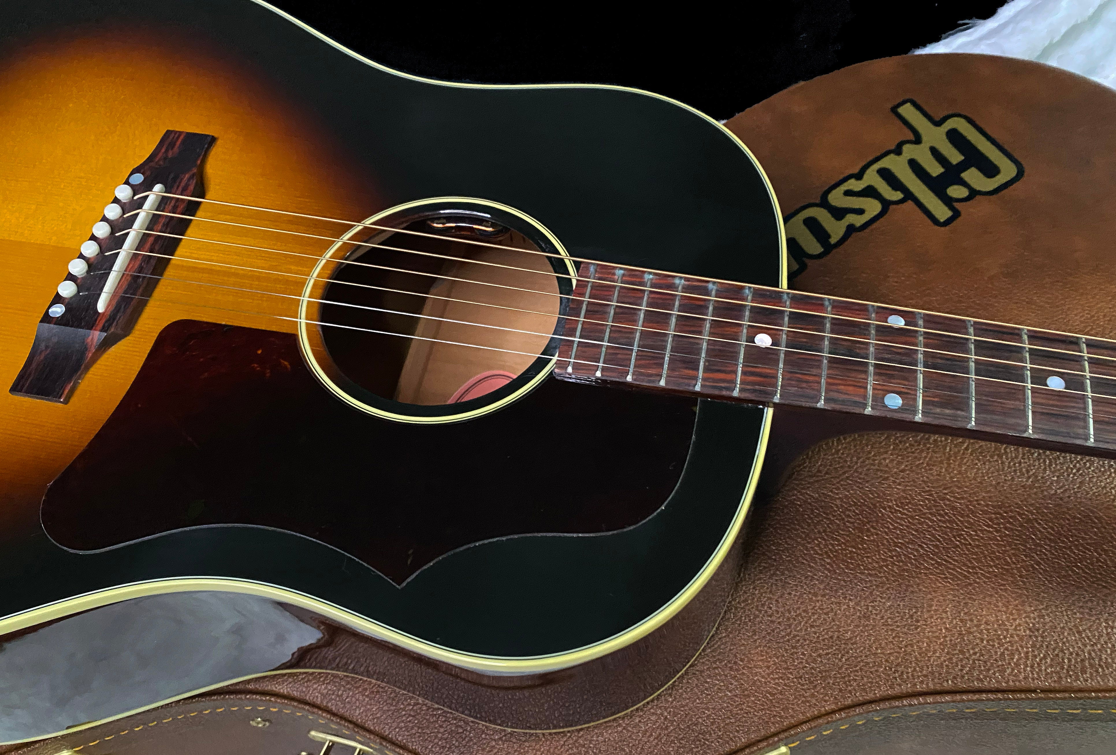 NEW ! Gibson '50s J-45 Original - Vintage Sunburst - 4.1 lbs - Authorized Dealer - G07358