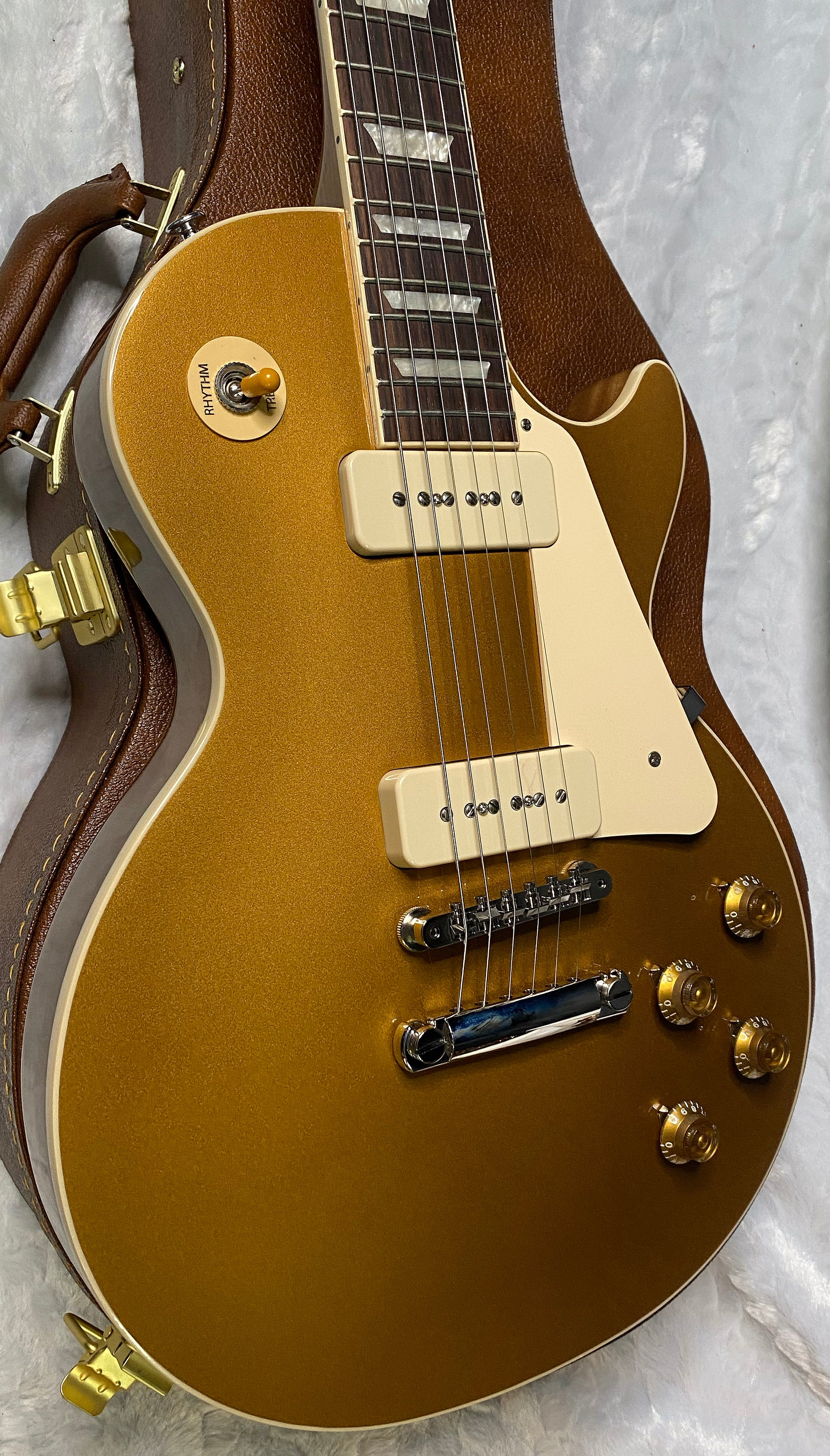 NEW! Gibson Les Paul Standard '50s P-90 - Gold Top - Authorized Dealer - 10.1 lbs - G06703