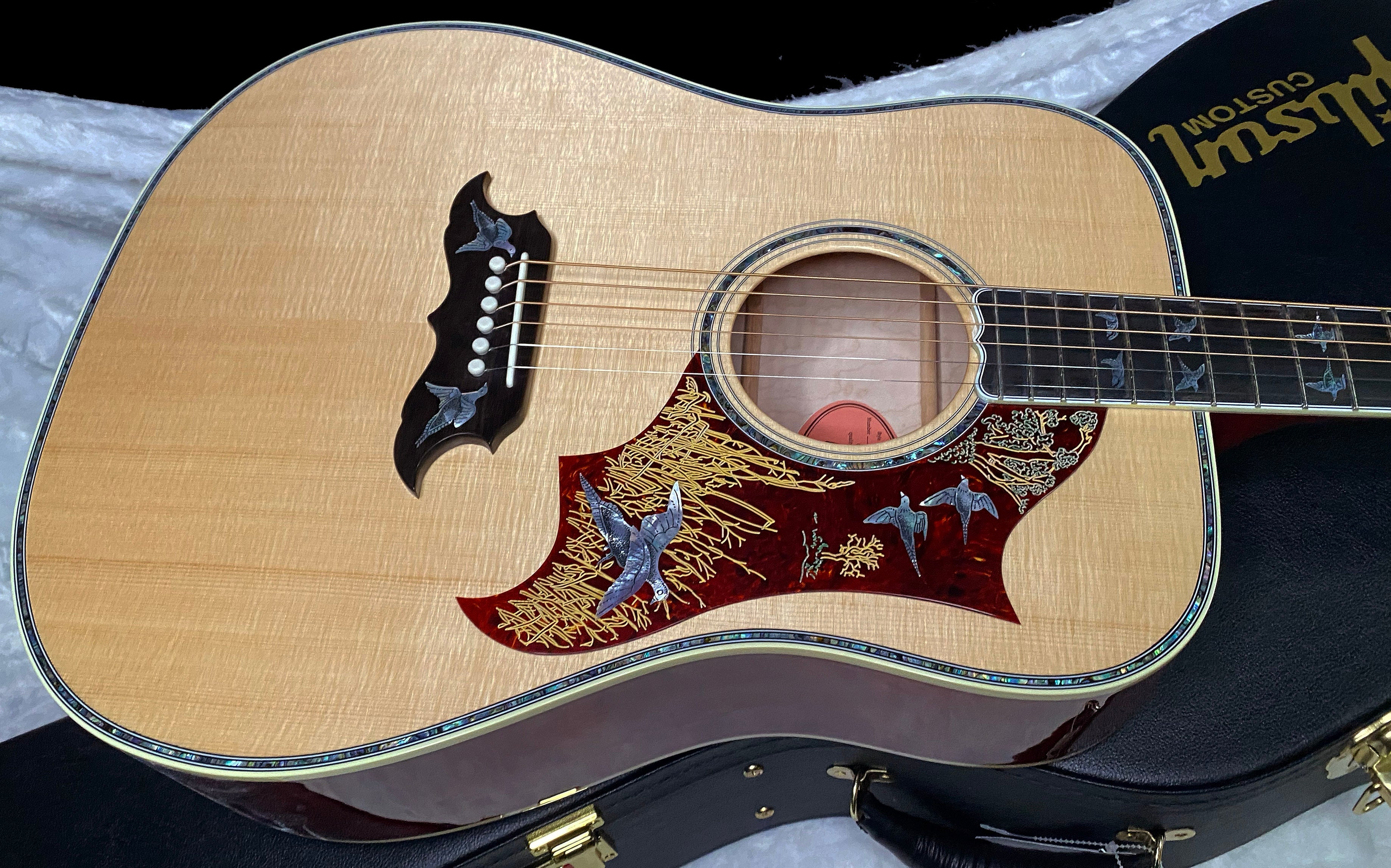 NEW! Gibson Custom Shop Dove - Doves In Flight - Authorized Dealer - 4.85 lbs - G07410