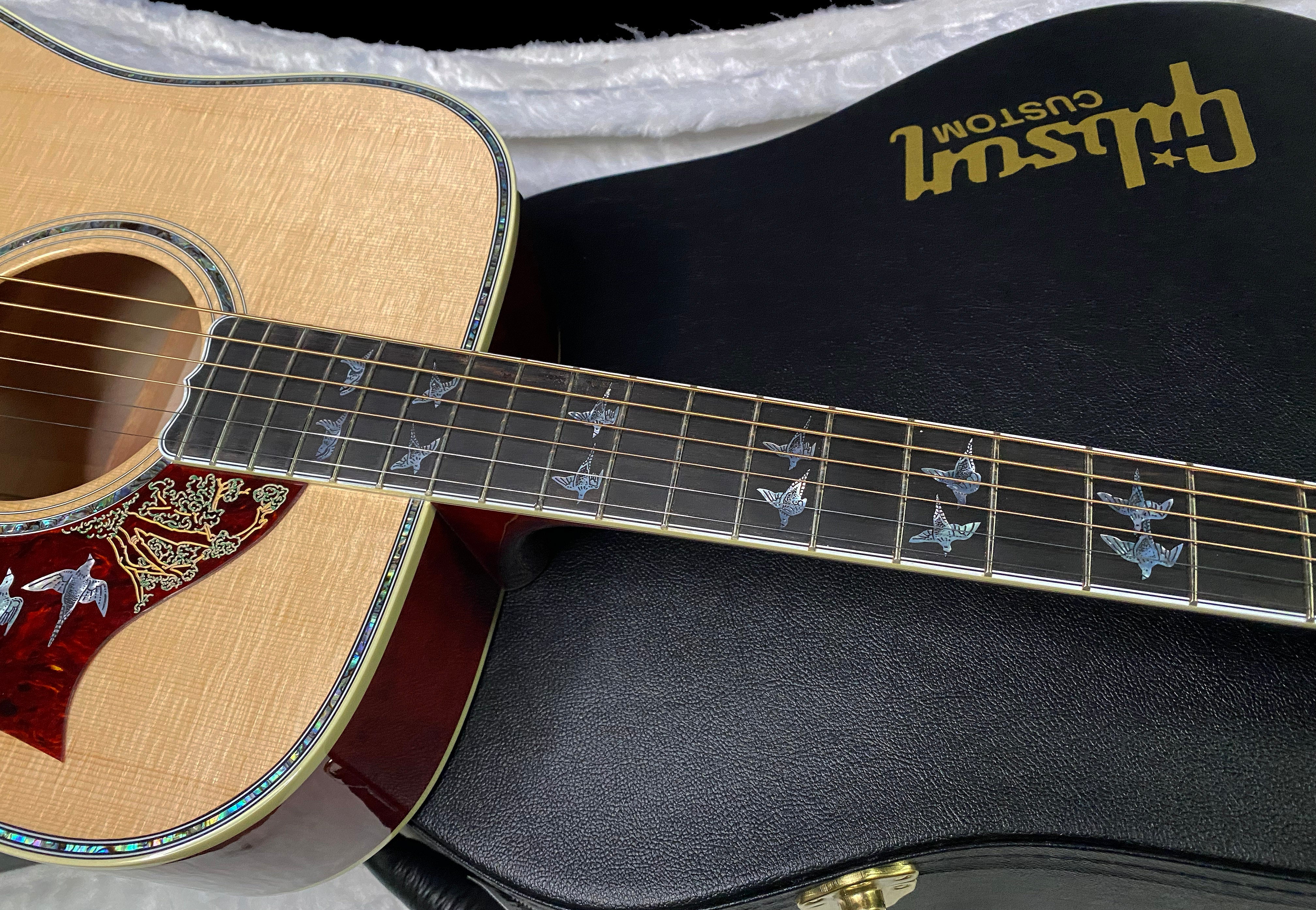 NEW! Gibson Custom Shop Dove - Doves In Flight - Authorized Dealer - 4.85 lbs - G07410
