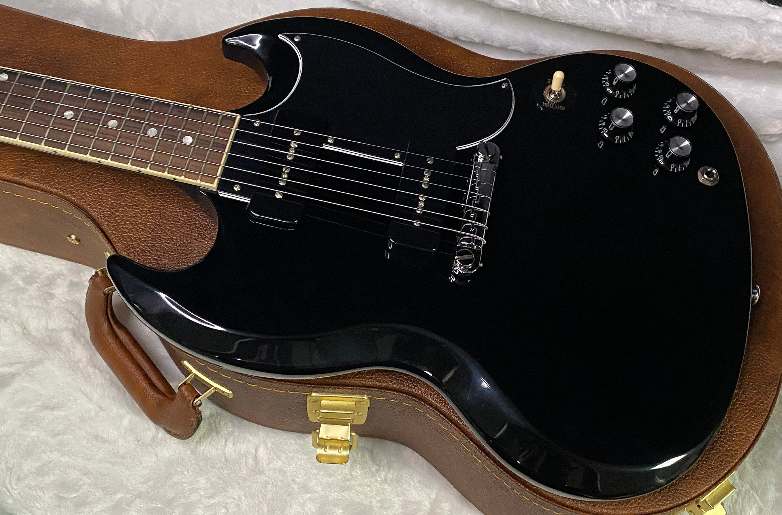 NEW! Gibson SG Special - Ebony Finish - Only 5.9 lbs - Authorized Dealer - P-90's - G07280