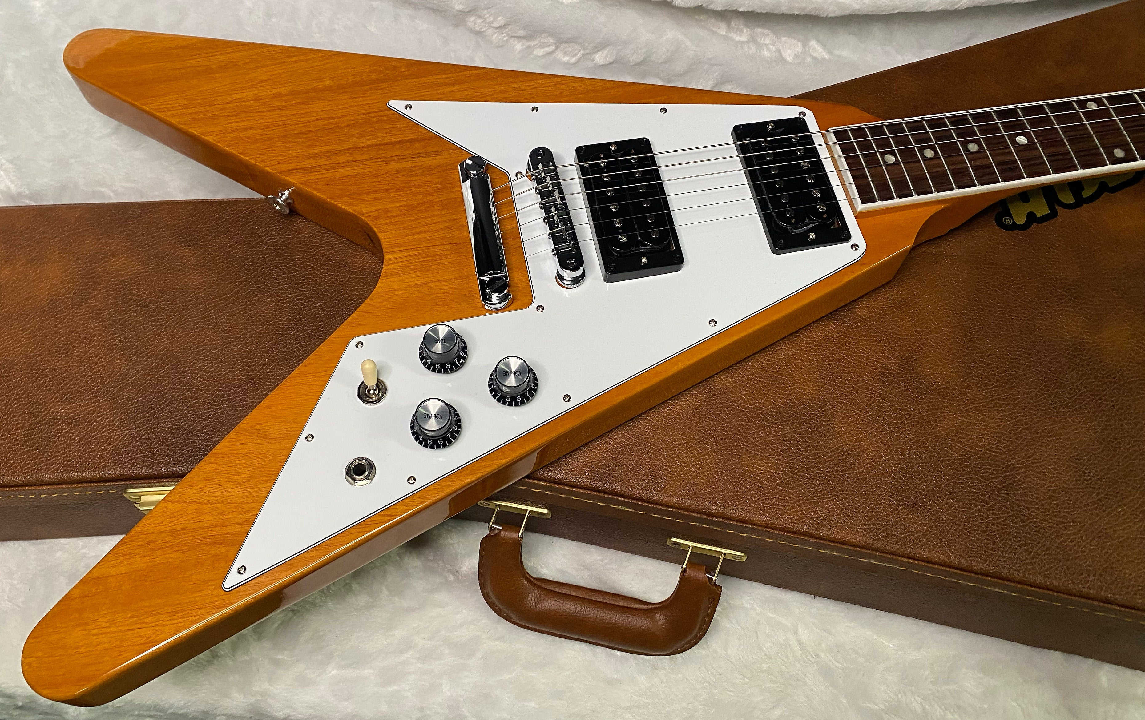 NEW! Gibson '70s Flying V - Antique Natural - Only 6.9 lbs - Original Case - Authorized Dealer - G07360