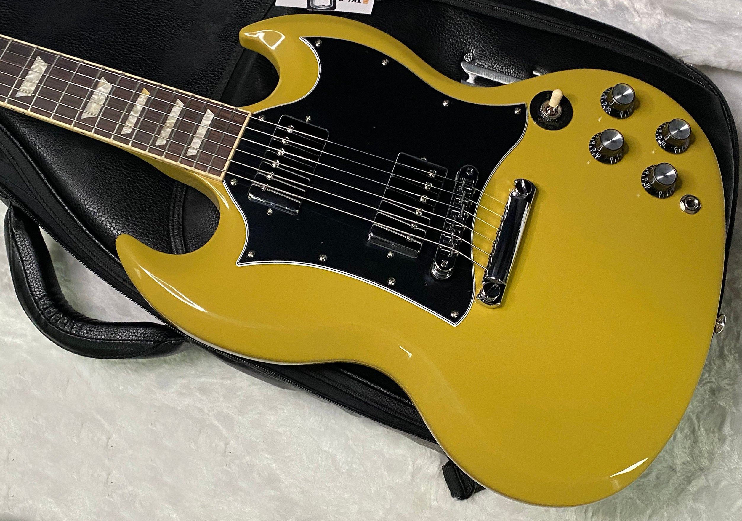 NEW ! Gibson SG Standard TV Yellow Finish - Original Gibson Leather Gig Bag - Authorized Dealer - Only 6.5 lbs - G07324