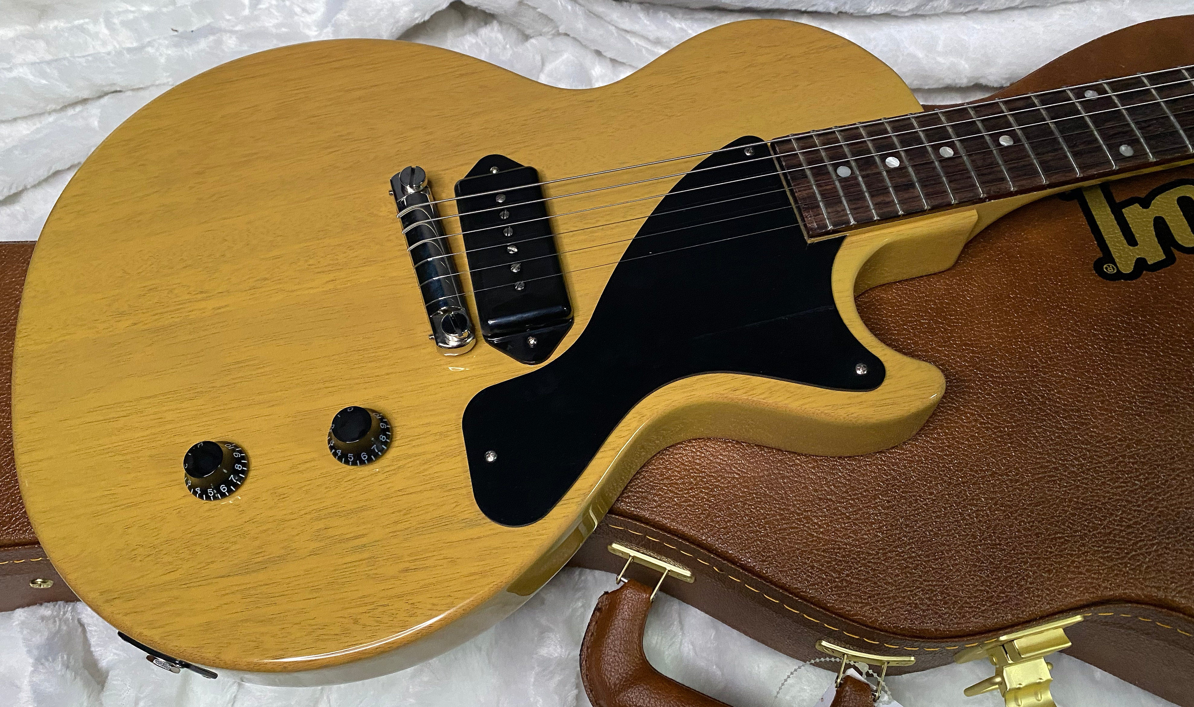 NEW! Gibson Les Paul Junior - TV Yellow - Hardshell Case - Authorized Dealer - 7.9 lbs - G07288